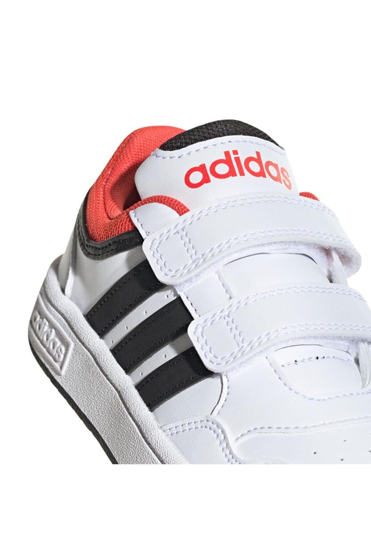 کفش ورزشی آدیداس مدل Hoops برای پیاده‌روی و استفاده روزمره adidas