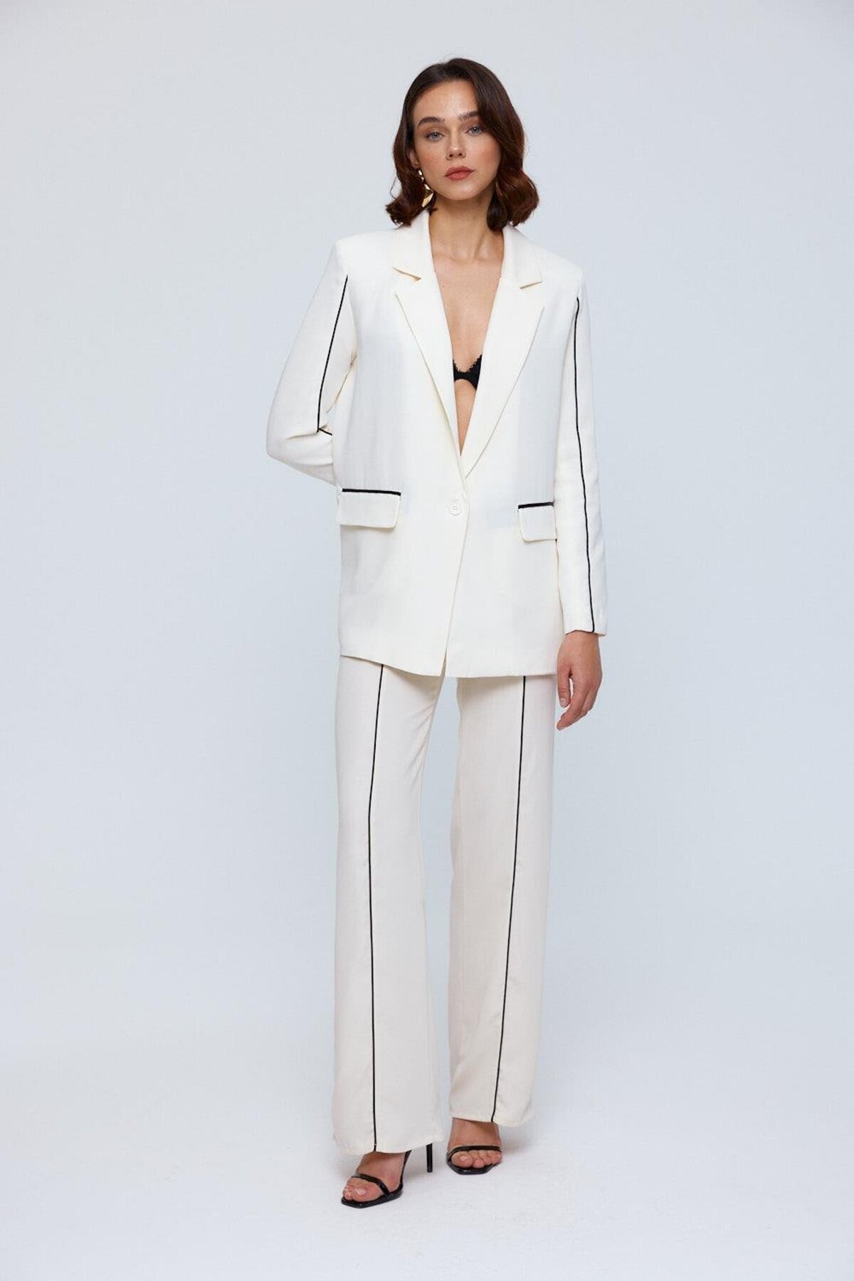 Tuba Butik-Ecru Women's Set - Jacket and Trousers with Piping Detail 1