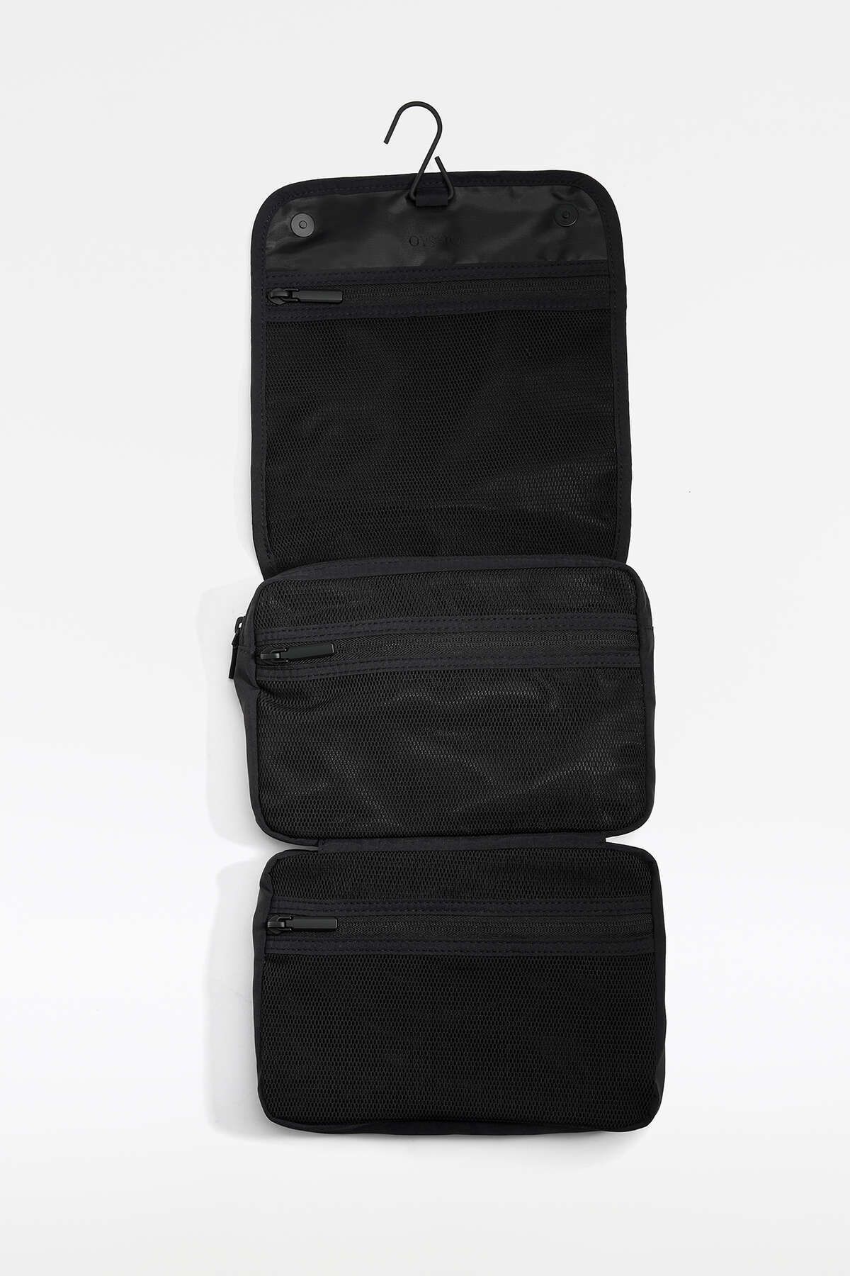 Oysho-Hanging water-repellent wash bag 4