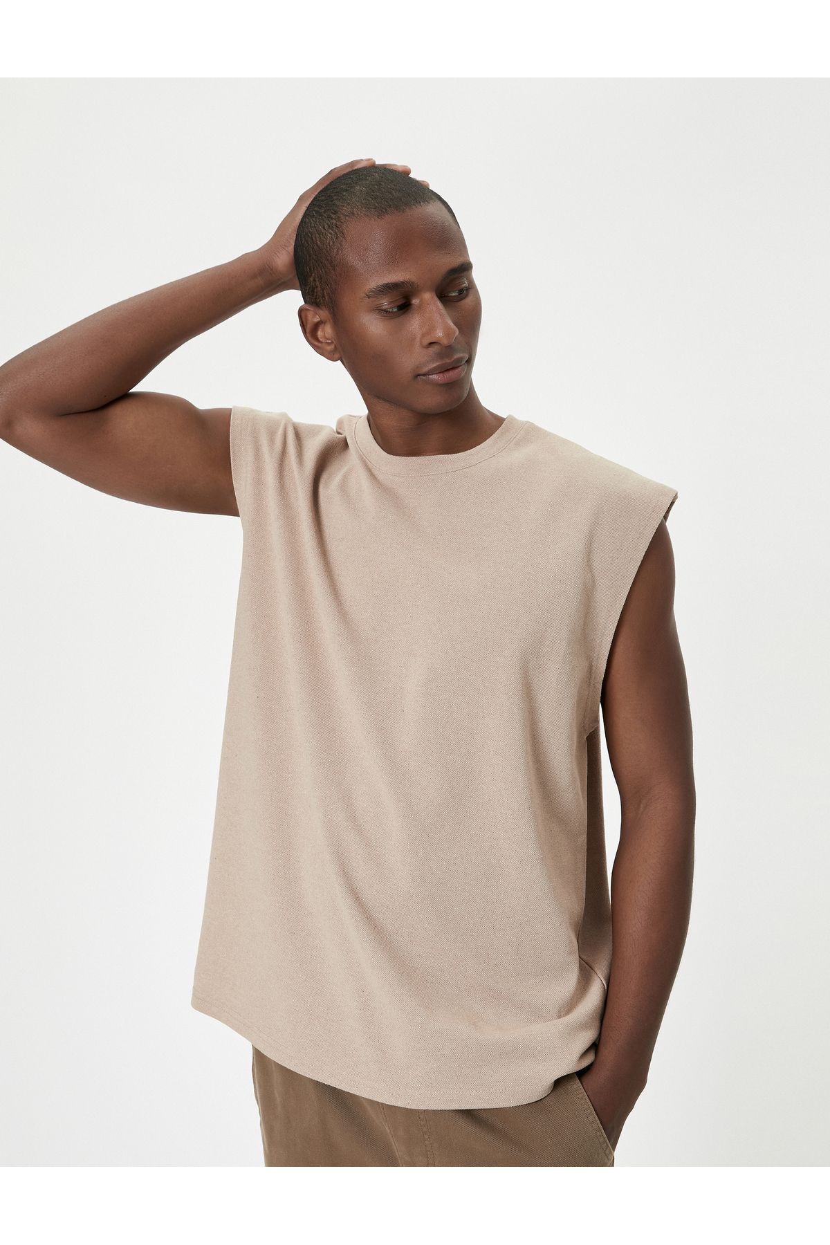 Koton-Basic Sleeveless T-Shirt with Crew Neck Label Detail 1