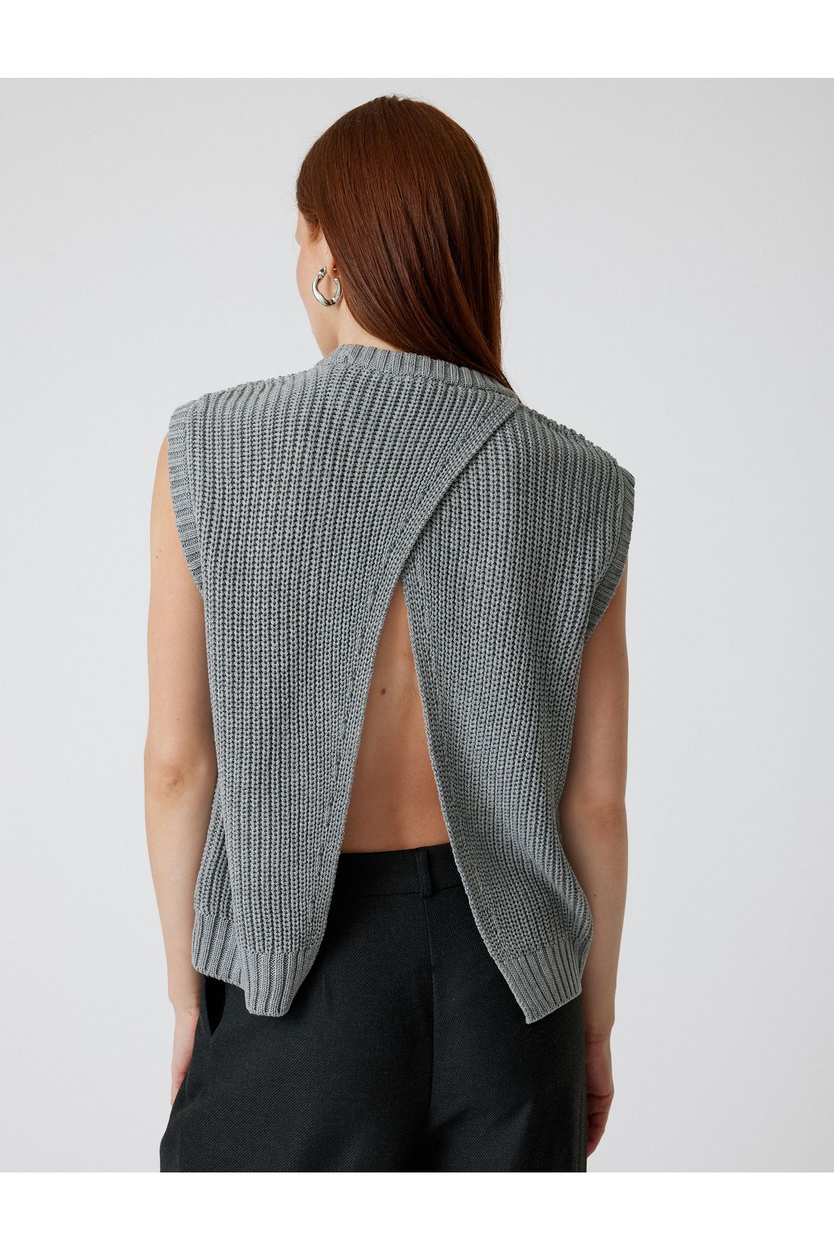 Koton-Round Neck Knitwear Sweater with Back Window Detail 4