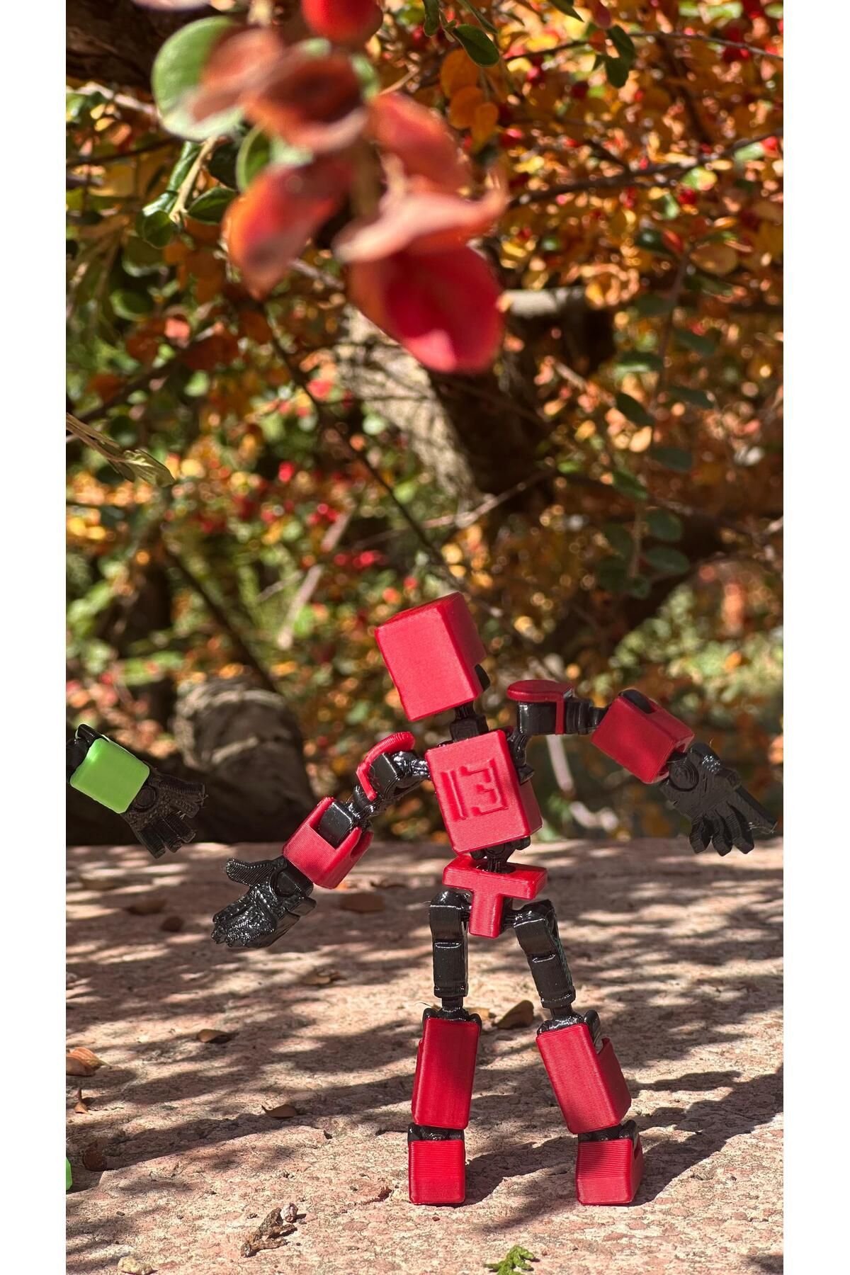 Loopify-Mini 13 Robot Toy - Movable, 8 Cm, Red Black, 1 Piece 3