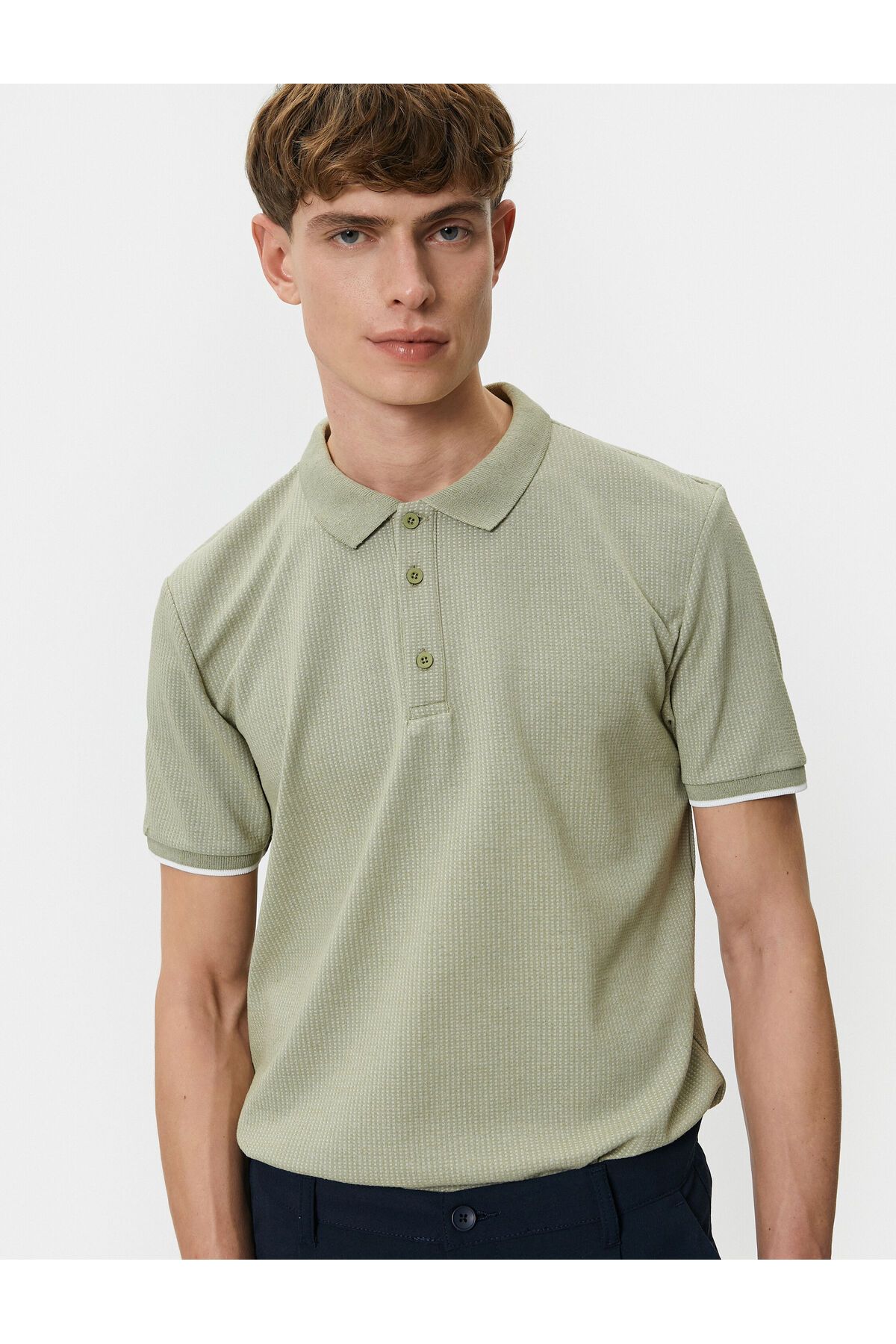 Koton T-shirt Z Kołnierzykiem I Teksturowaną Lamówką Z Krótkim Rękawem, Zapinany Na Guziki Mężczyzna - S