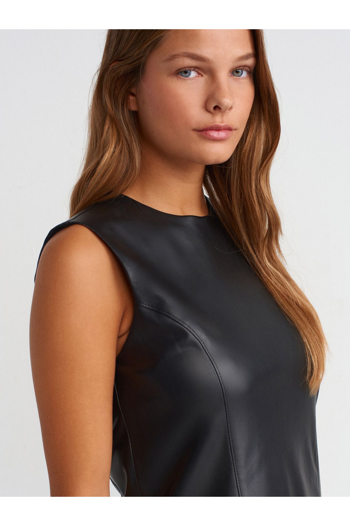 Dilvin-90904 Sleeveless Leather Dress-Black 3