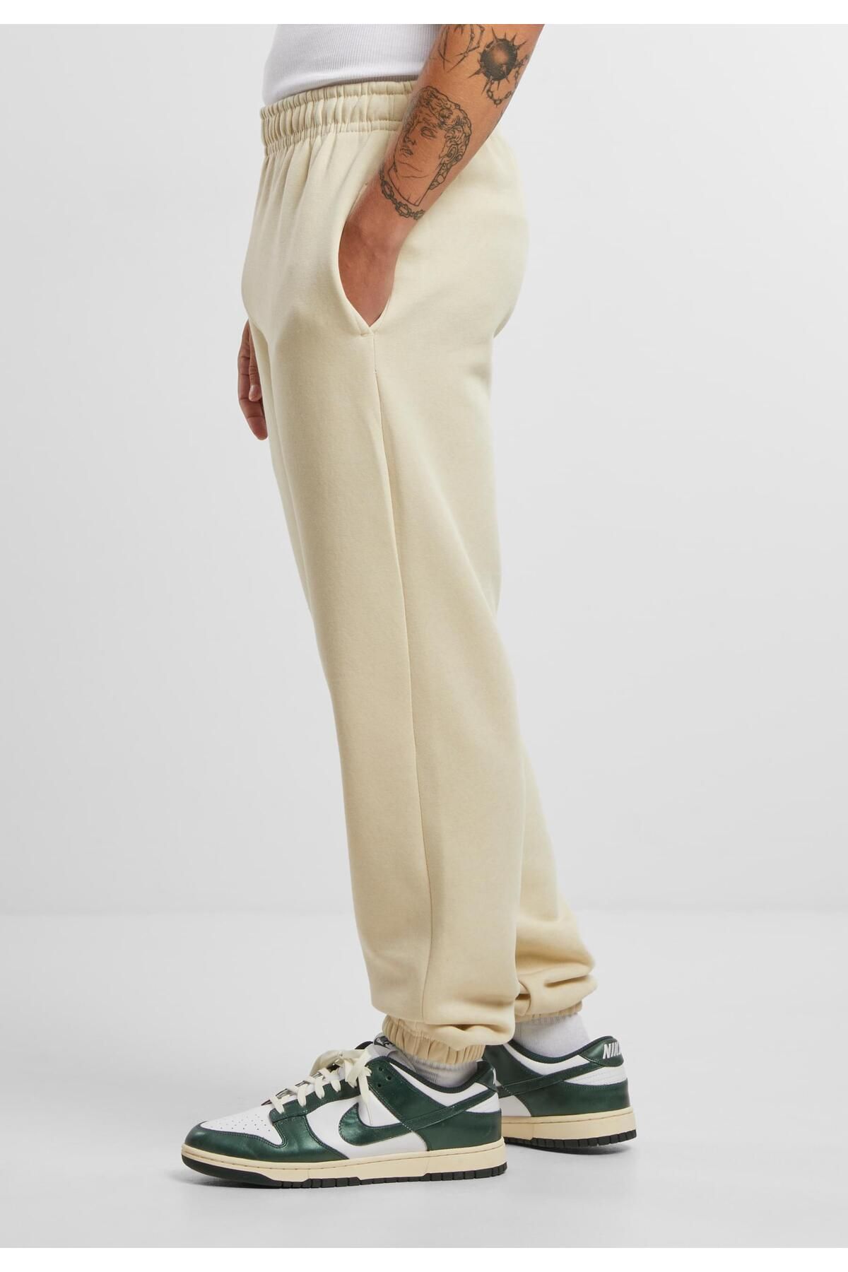 Urban Classics-Basic Essential Sweatpants 4