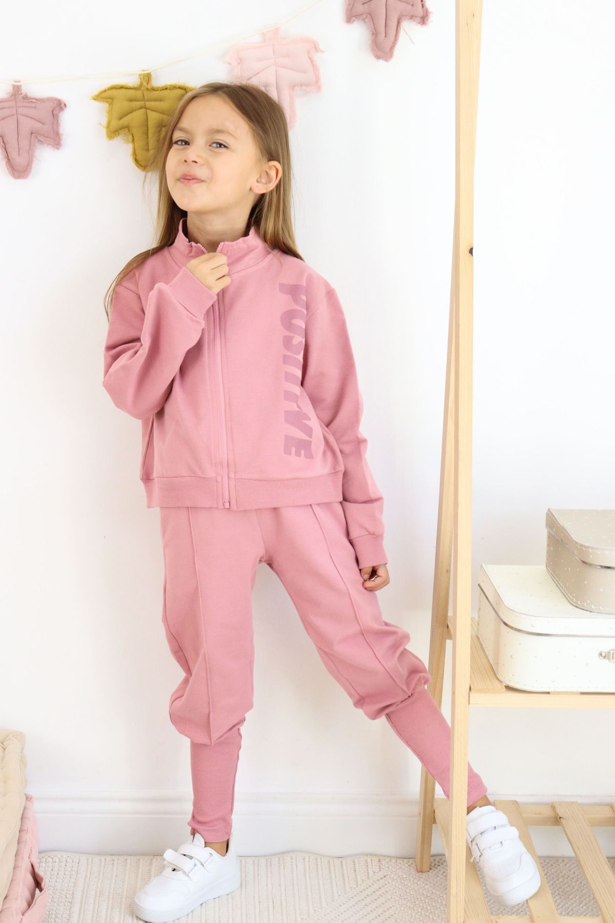 Harika KIDS-Set de trening cu fermoar model cu nervuri pentru fete 8