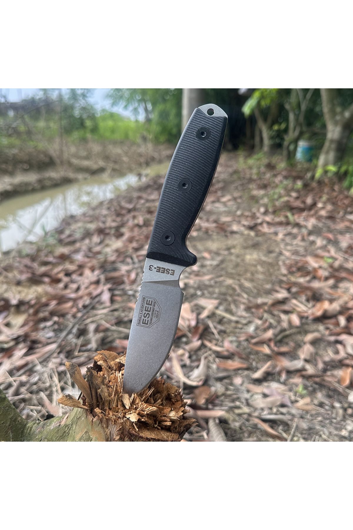Choice-The ESEE uses a straight blade of S35VN steel with a stone-washed edge and a 3D cut G10 three-dim... 4