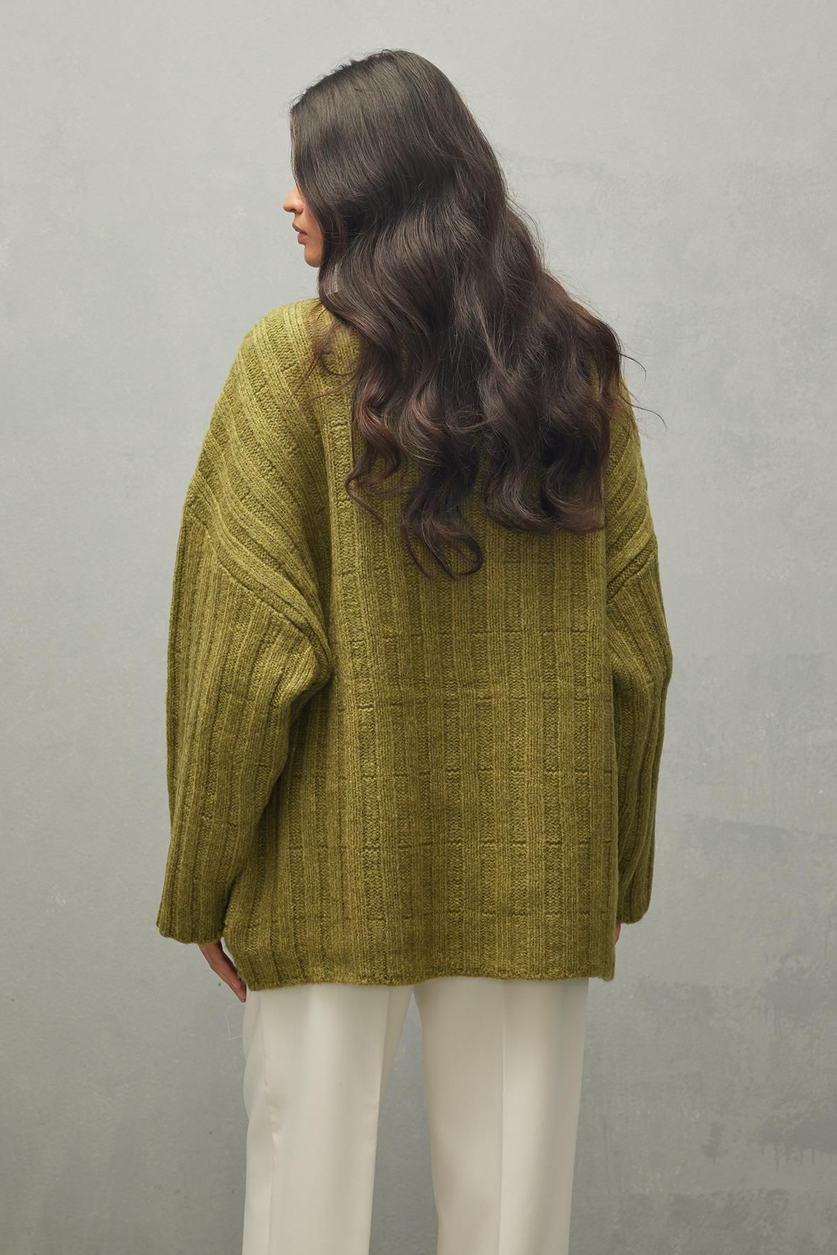 Fahhar-Oil Green Thick Knit Sweater 5