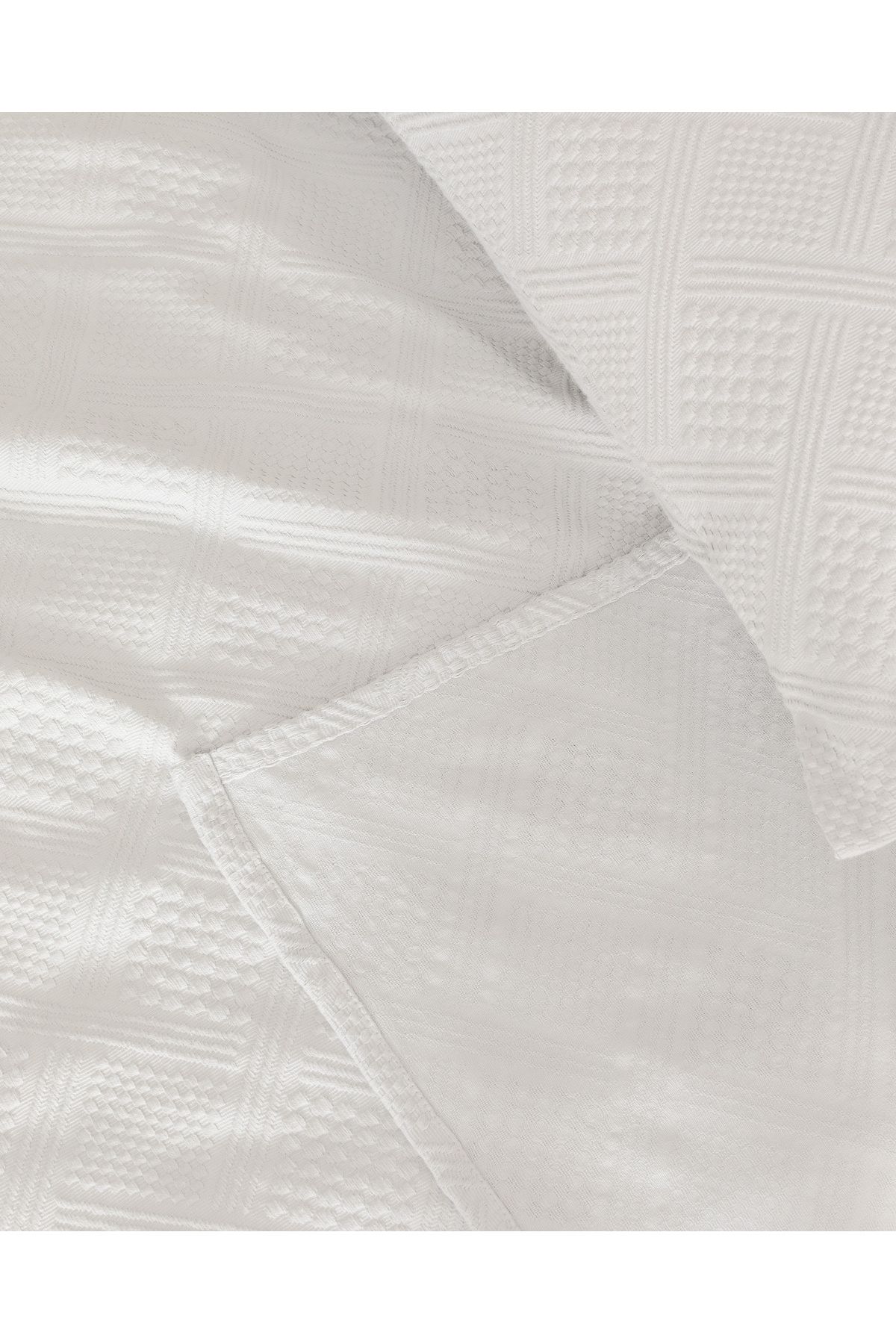 Madame Coco-Triangle Double Bedspread - White 3