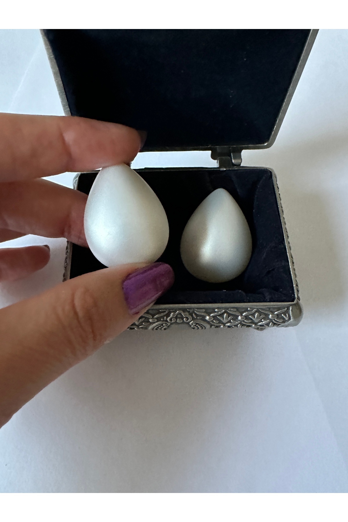 Amor Center-Ellipse Model Large Size Matte - Very Light and Stylish Kiwi Earrings-Silver 1