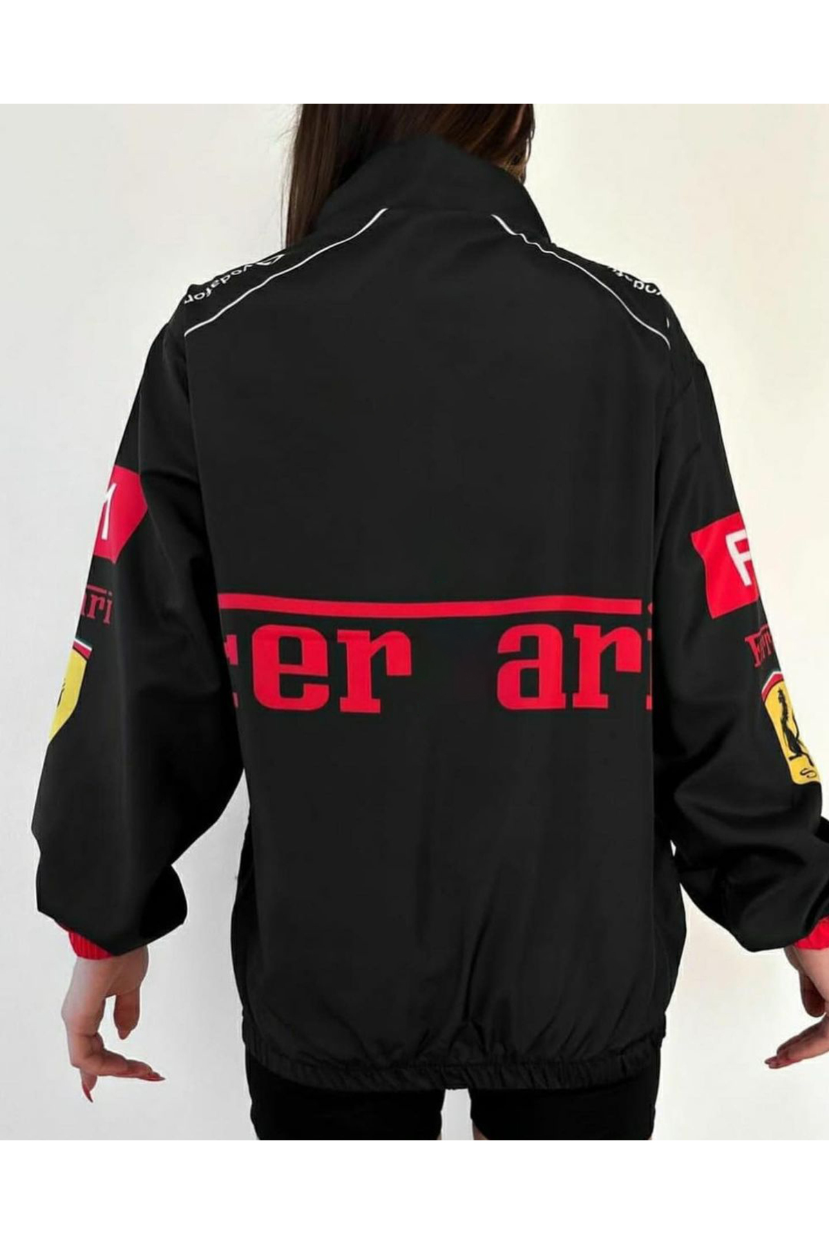 memetti m şekil  Ferrari Unisex Paraşüt Kumaş Oversize Dijital Baskılı Siyah Rüzgarlık Yağmurluk İnce Ceket - Görsel 4