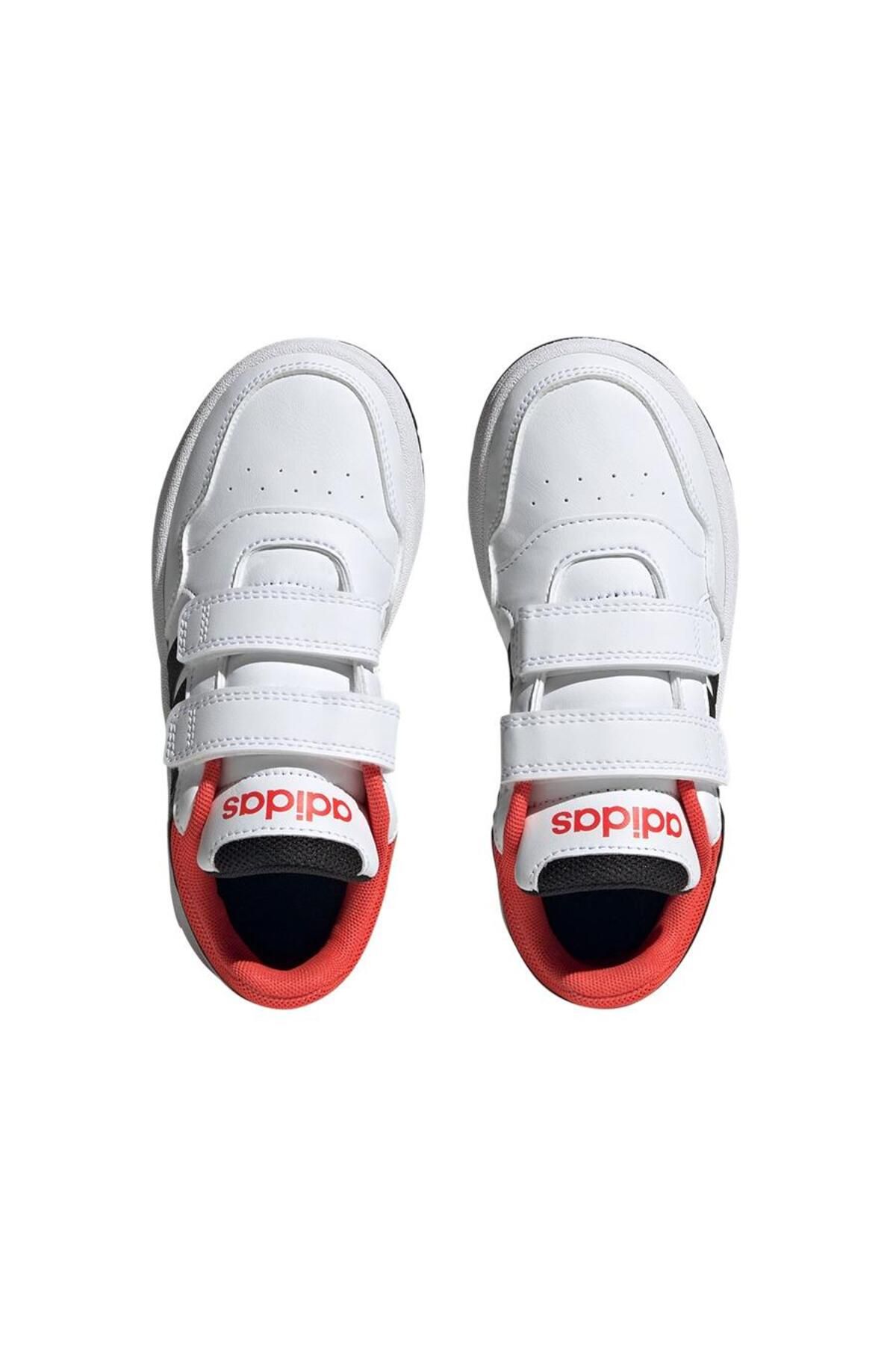 کفش ورزشی آدیداس مدل Hoops برای پیاده‌روی و استفاده روزمره adidas