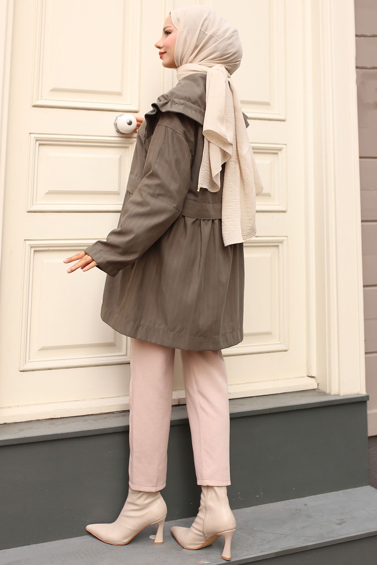 benguen-61653 Model Khaki Trench Coat - Collared Design 5