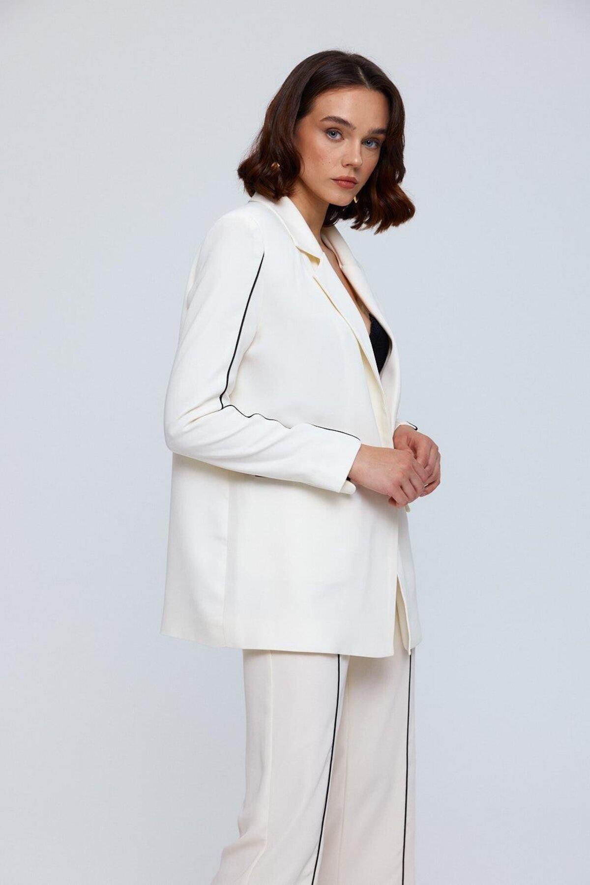 Tuba Butik-Ecru Women's Set - Jacket and Trousers with Piping Detail 4