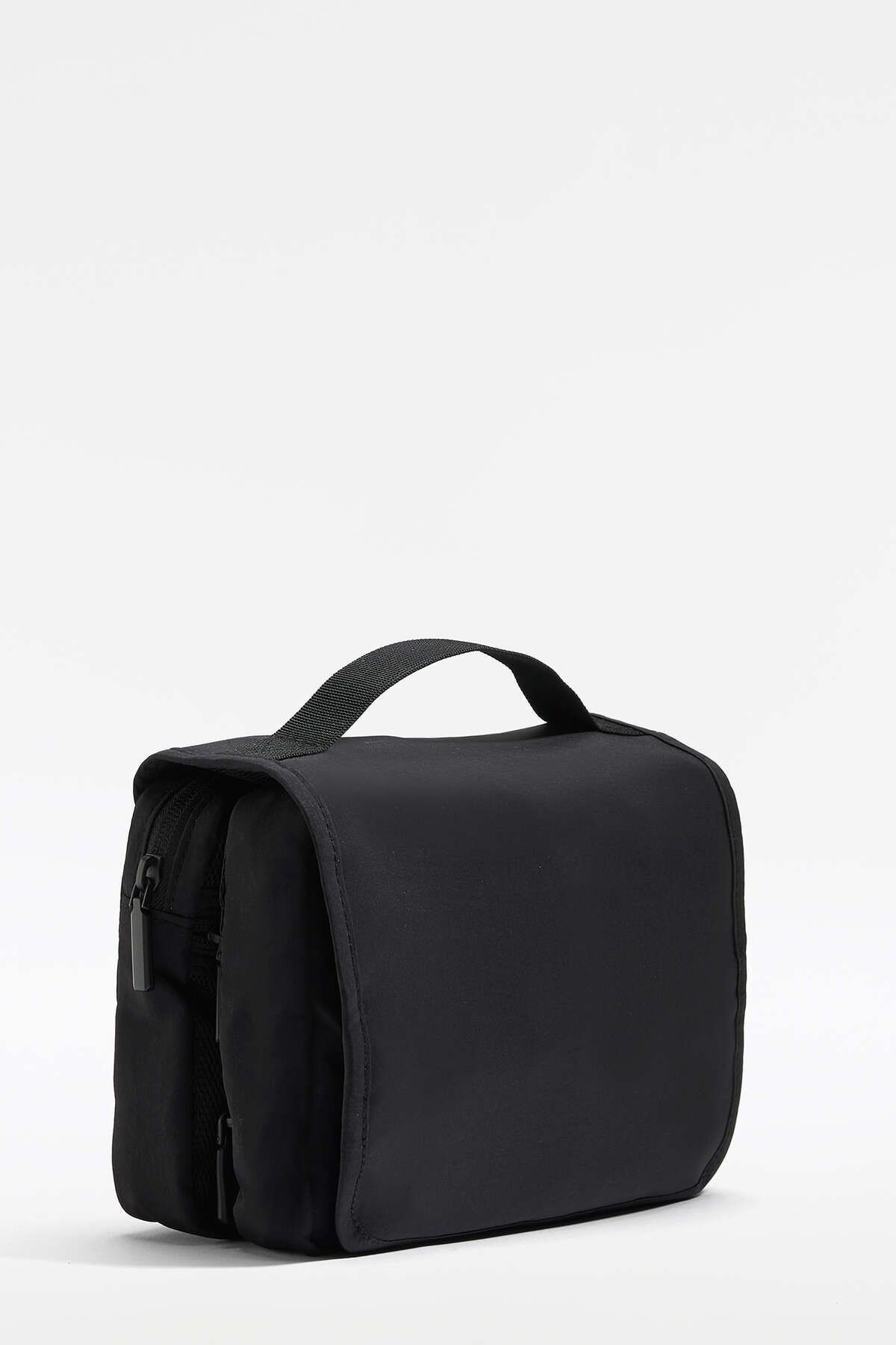 Oysho-Hanging water-repellent wash bag 2