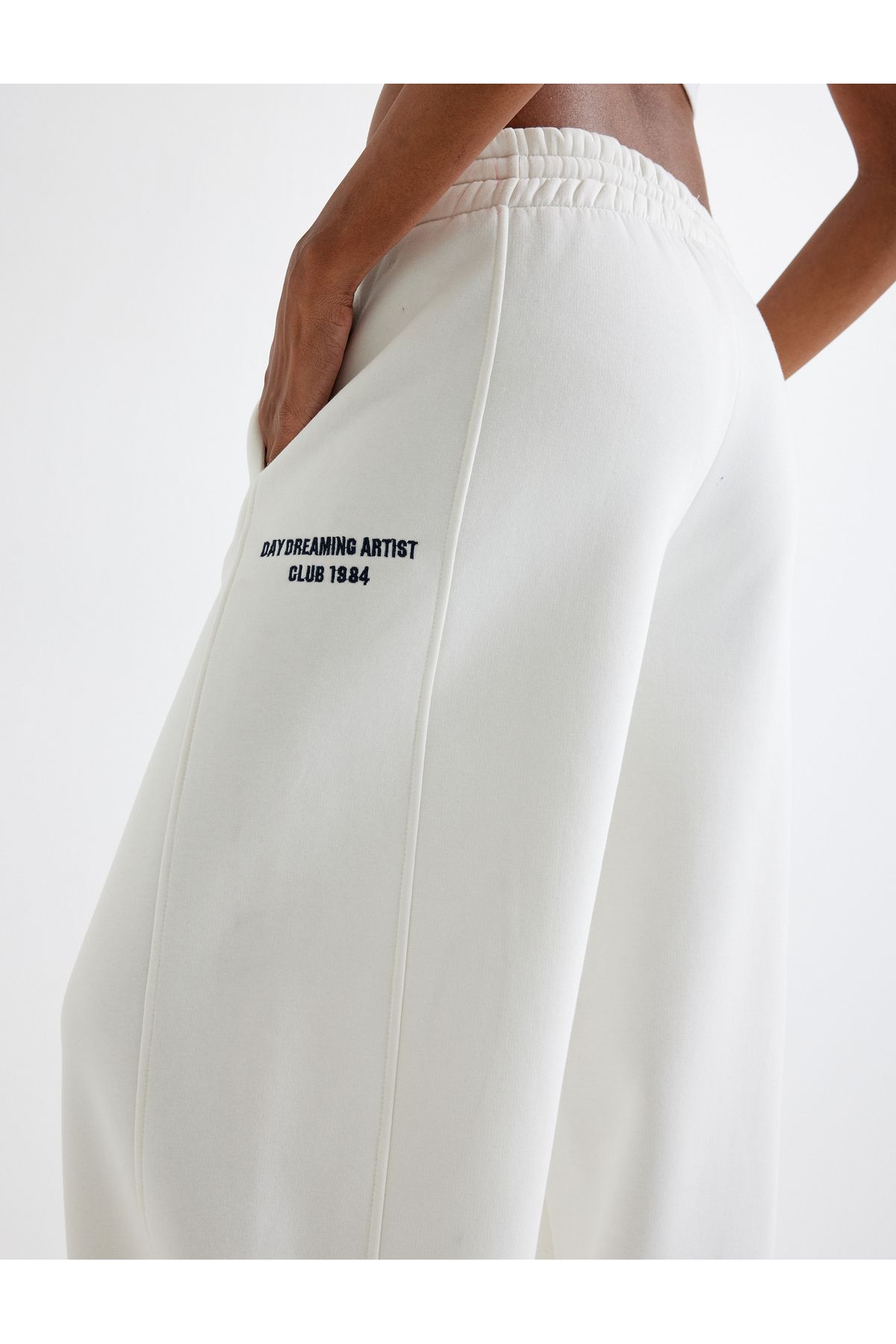 Koton-Pantaloni de sport largi, drepti, cu buzunare legate în talie 5