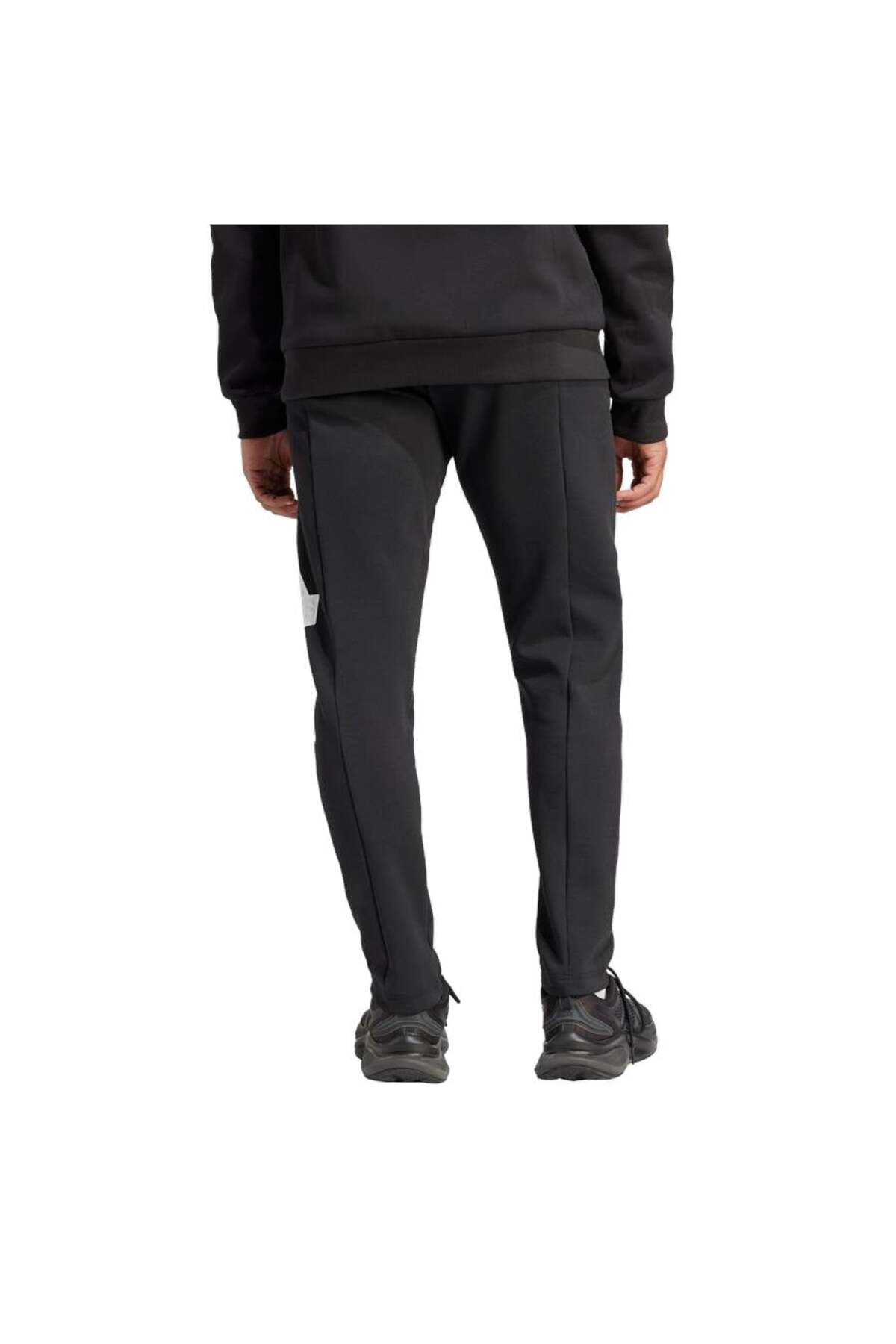 adidas-Modelové pánske tepláky In3322 3
