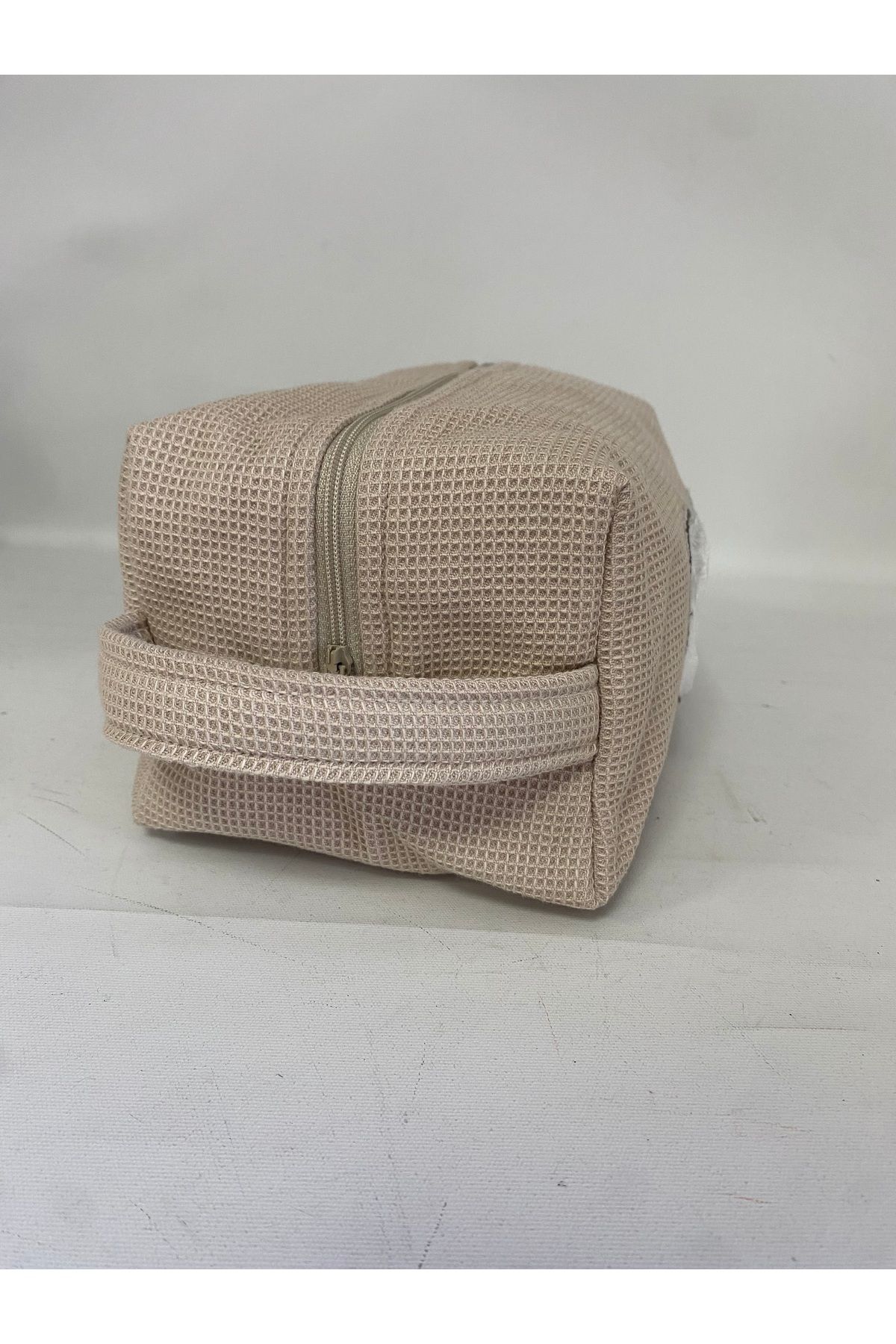 کیف لوازم آرایش مسافرتی خرس وافل دوزی شده MEYKA 20X12X12cm Lucy and Home