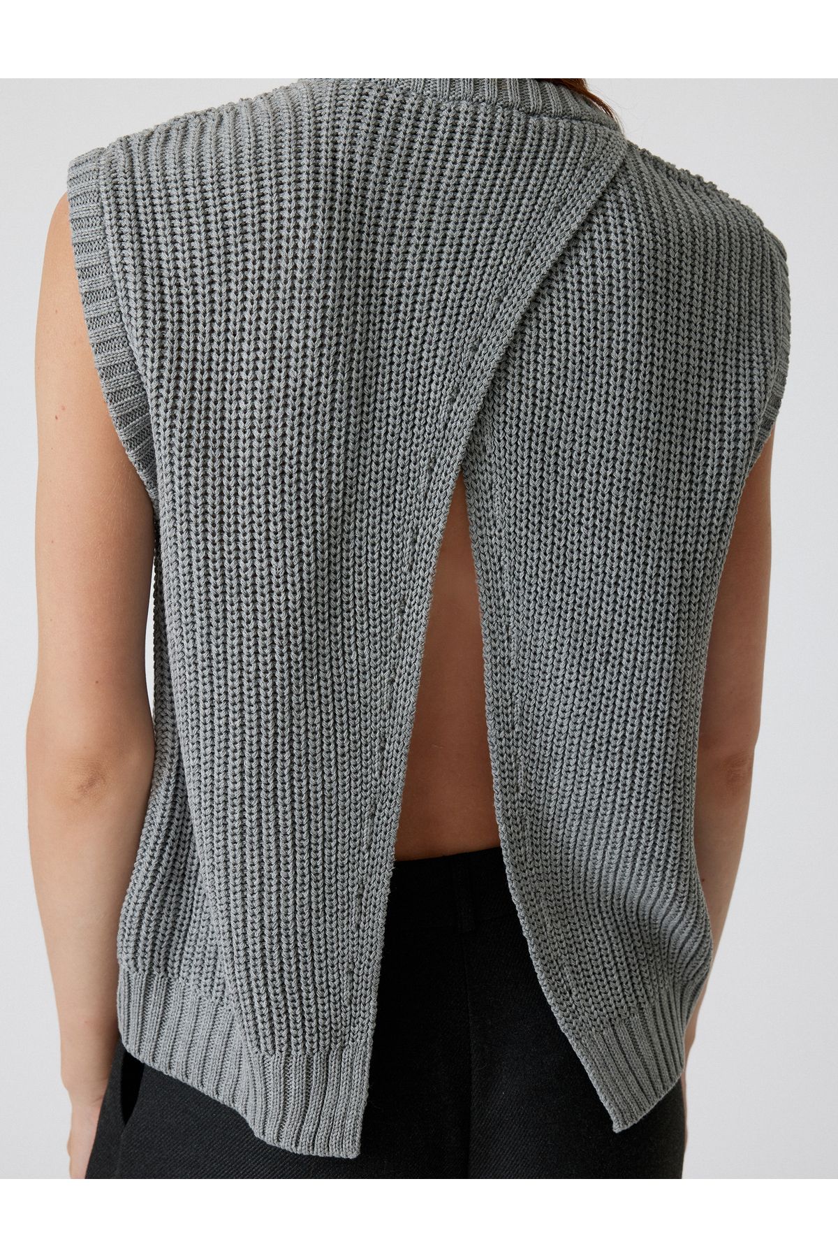 Koton-Round Neck Knitwear Sweater with Back Window Detail 5