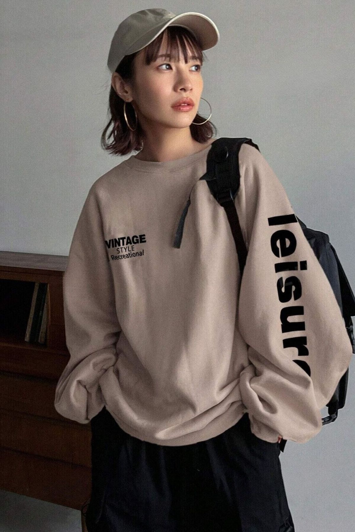 Know-Women's 3 Thread Mink Retro Back and Sleeves Printed Oversize Crew Neck Raglan Sleeve Sweatshirt 2