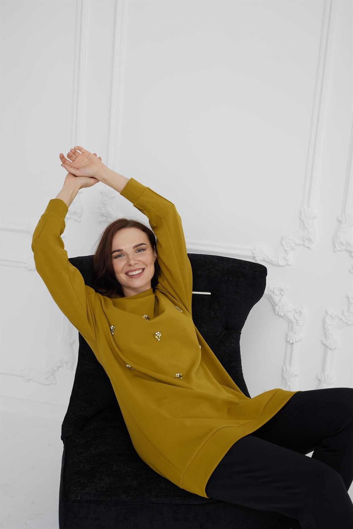 Moodbasic-MB21.258 MOODBASIC COLORED STONE EMBROIDERED TUNIC 2