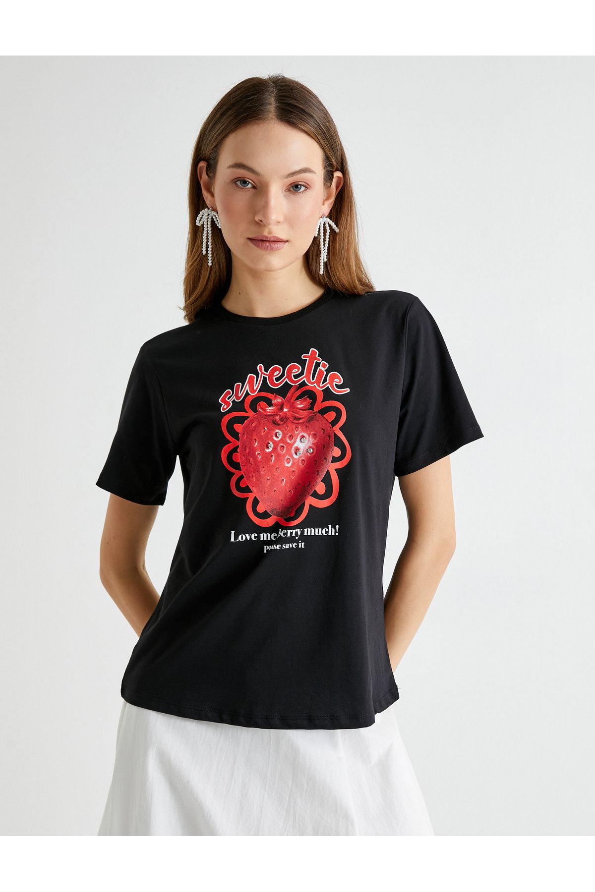 Koton-Tuba Unusal - Strawberry Printed Cotton T-Shirt, Short Sleeve, Crew Neck, Regular Fit 3