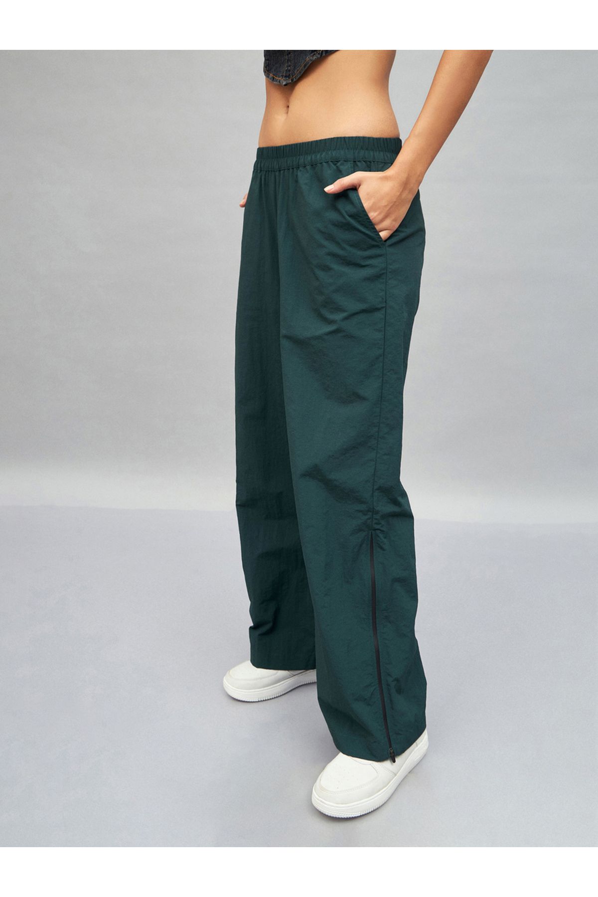 Sassafras By Styli-Seam Zipper Parachute Pants with Pockets 3