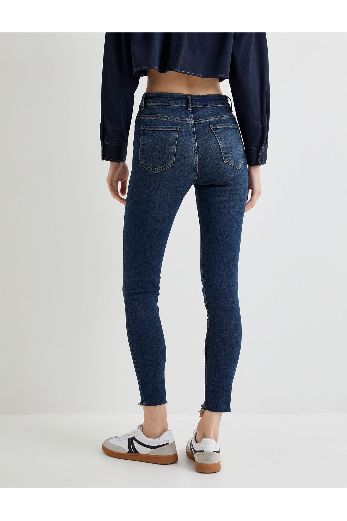 Koton-High Waist Skinny Fit Jeans Schmaler, kurzer Beinschnitt Slim Fit - Carmen Skinny Jeans 4
