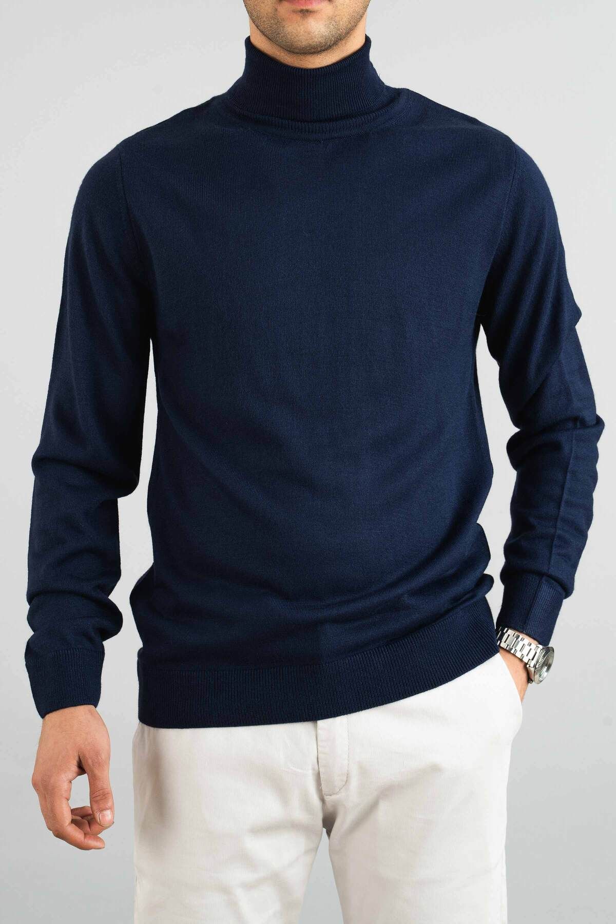 bombe-Marineblauer Slim-Fit-Rollkragenpullover aus Baumwolle mit Rollkragen für Herren 1