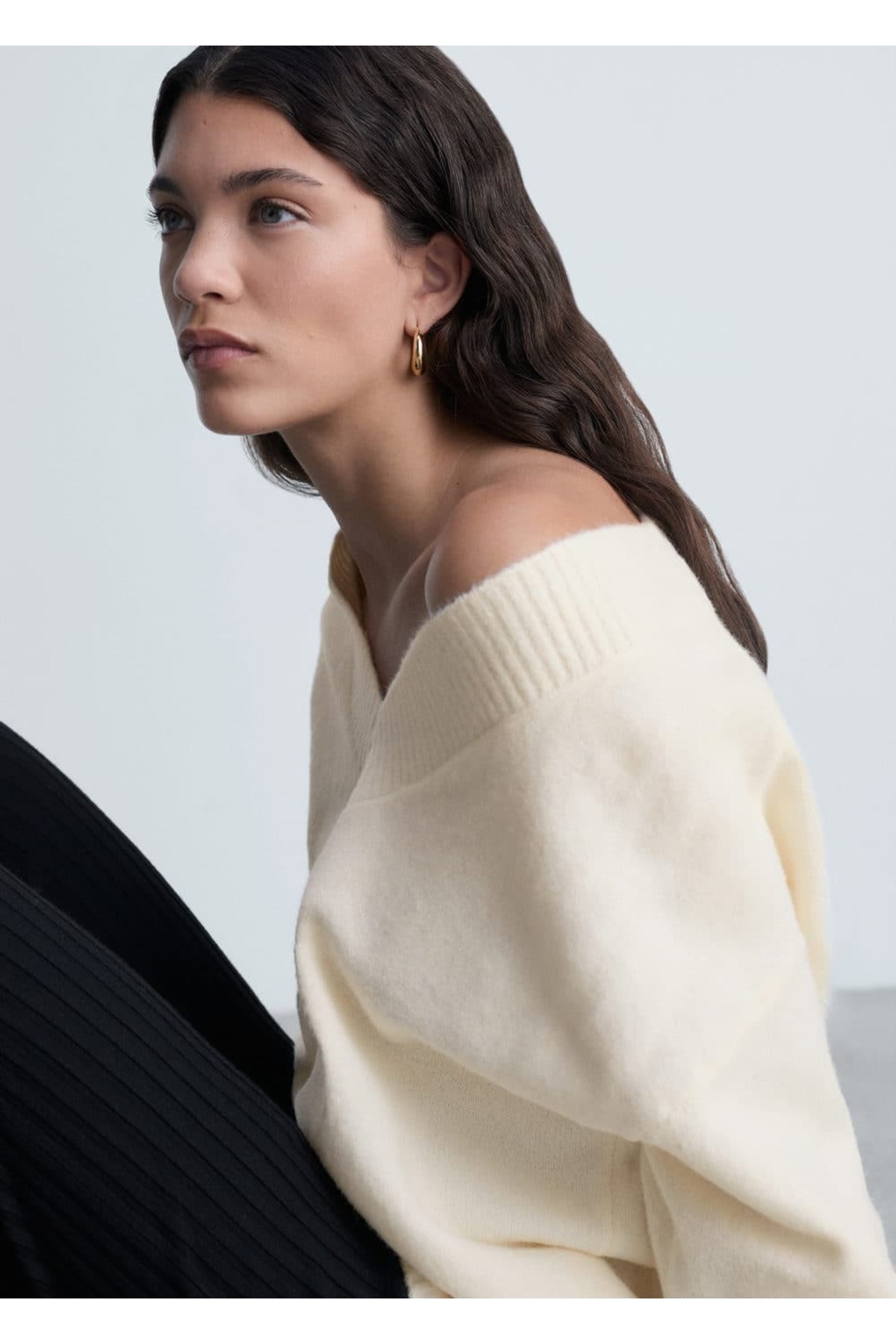 MANGO Woman Sivri yaka oversize kazak görsel 8