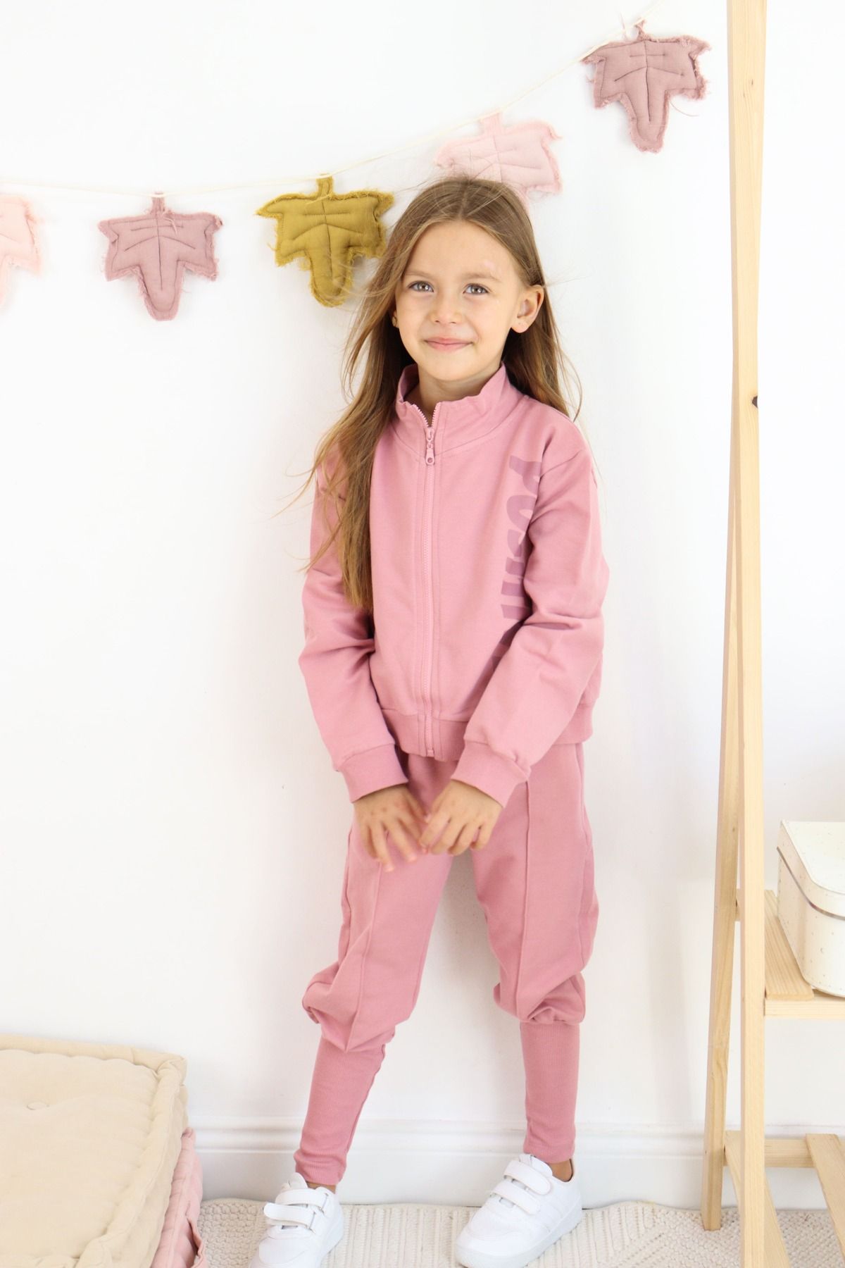 Harika KIDS-Set de trening cu fermoar model cu nervuri pentru fete 4