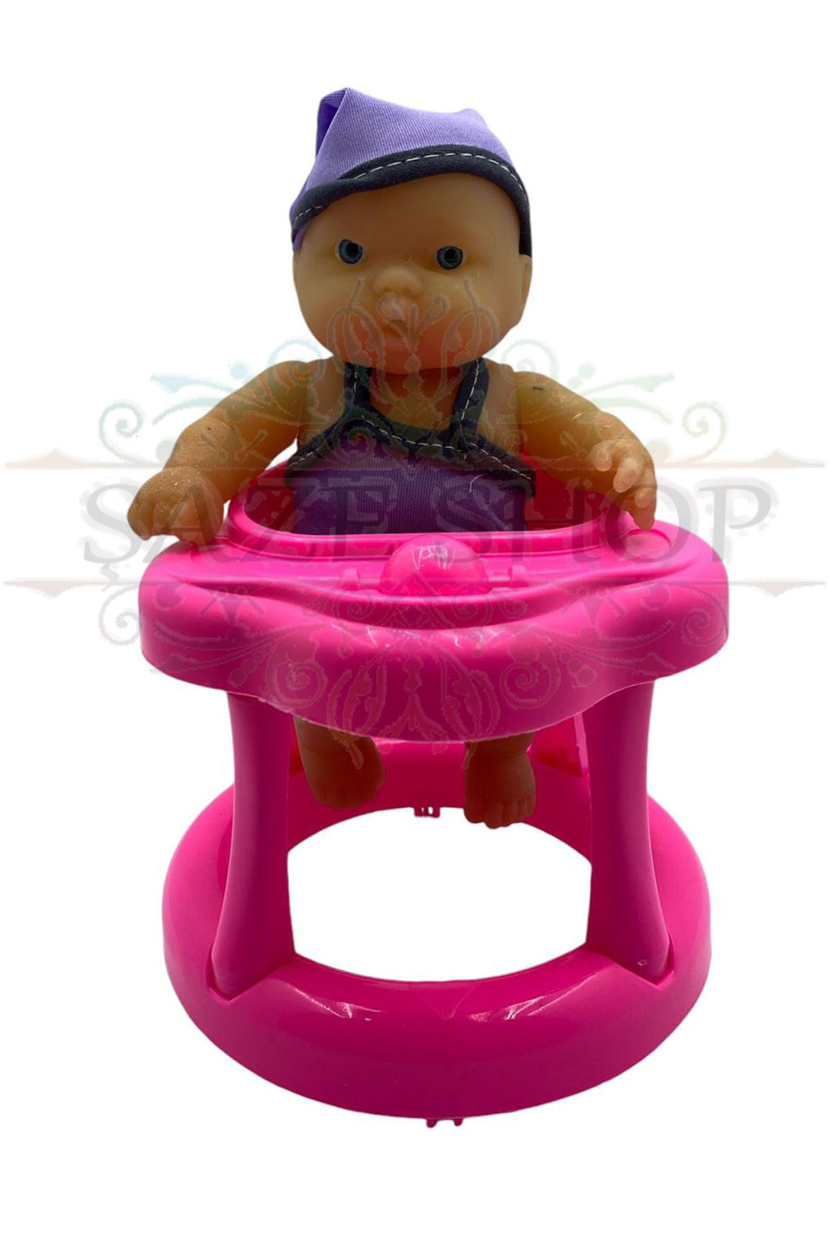 SAZE Bebek ve Yürüteci Bebeklerin elbiseleri farklılık gösterebilir. OYUNCAK TEKERLEKLİ YÜRÜTEC VE BEBEGİ fotoğrafı 2 (önizleme)