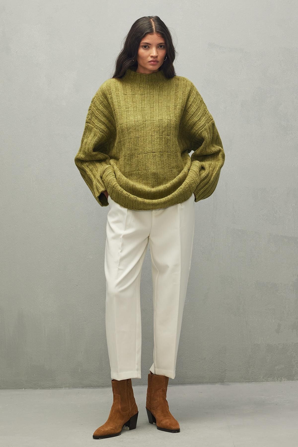 Fahhar-Oil Green Thick Knit Sweater 2