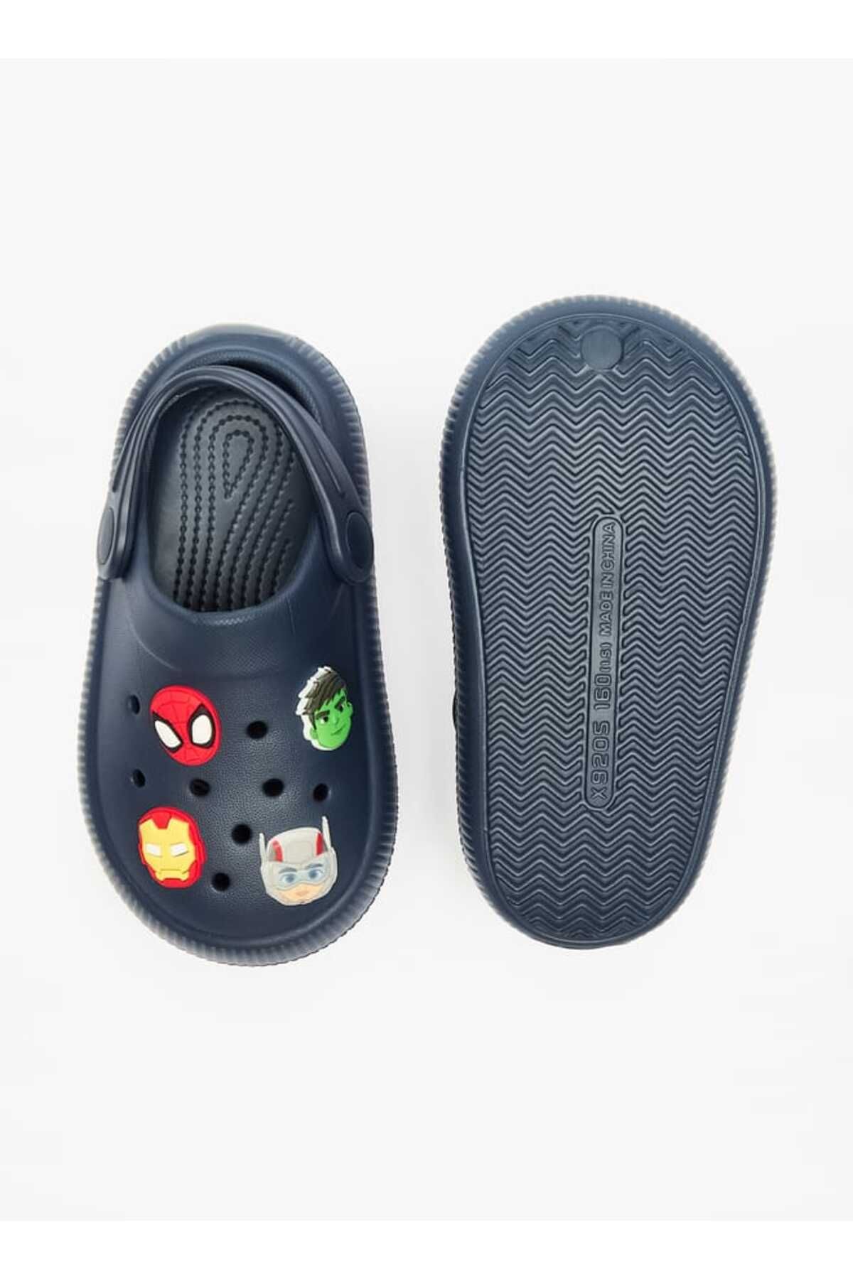 Marvel-Boys' Avengers Applique Slip-On Clogs with Backstrap 4