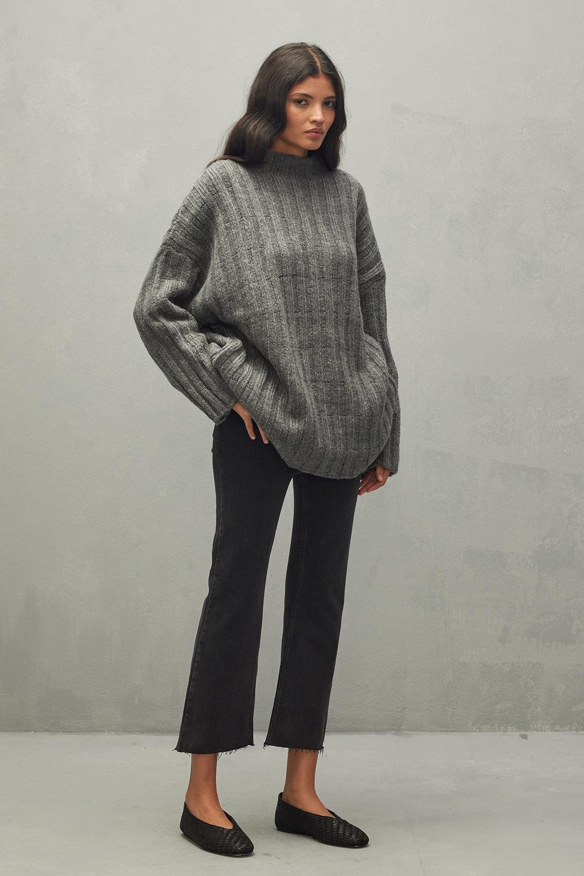 Fahhar-Anthracite Thick Knit Sweater 3