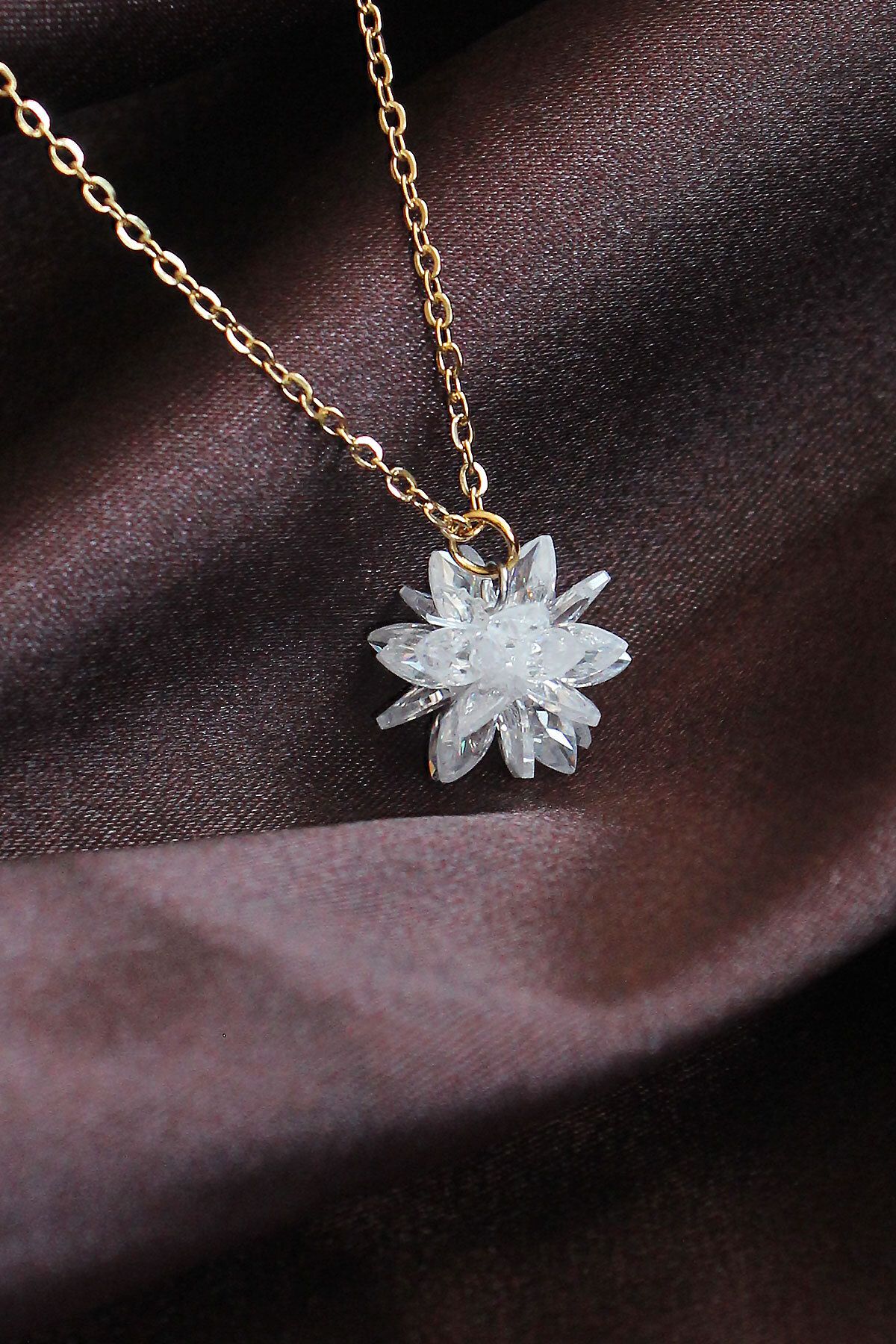 New Things 316L Çelik Zincir Gold Renk Lotus Kolye
