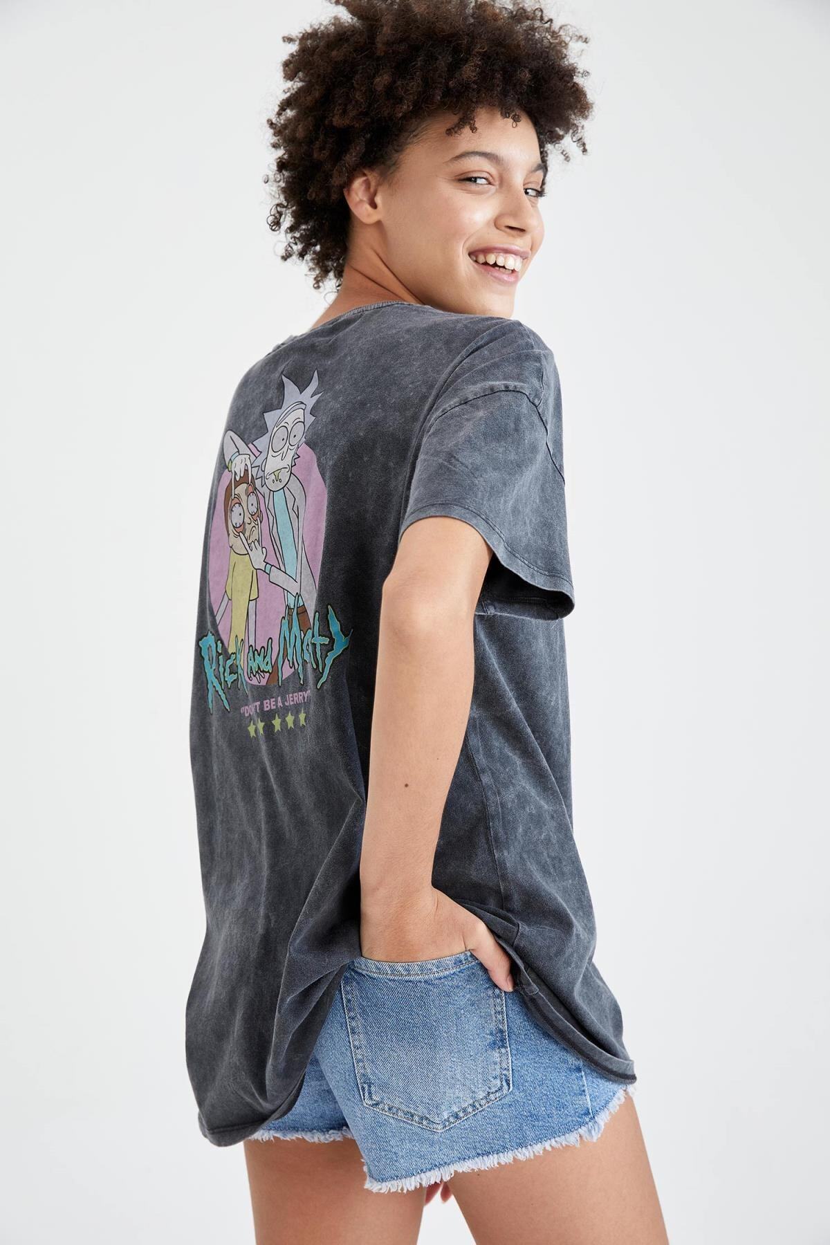 تیشرت اور سایز زنانه توسی دفکتو ریک و مورتی Rick and Morty Defactol