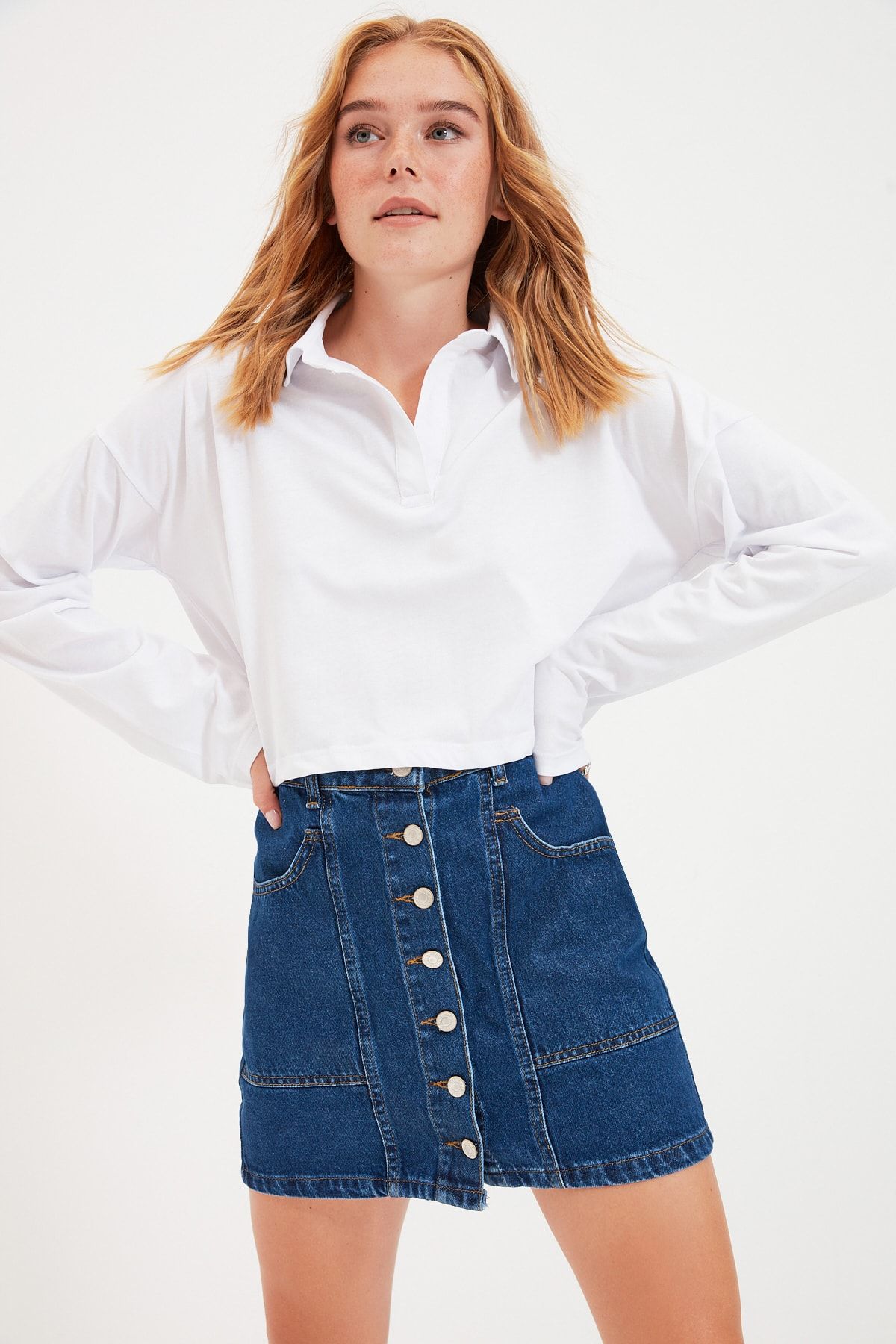 TRENDYOLMİLLA Mavi Önden Düğmeli Mini Denim Etek TWOSS21ET0478