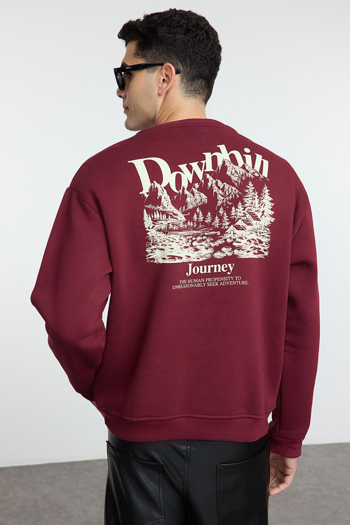 Trendyol Collection-Weinrotes Oversize-Sweatshirt mit weitem Schnitt vorne, Stickerei, bedrucktem Rücken und Fleece-Innenseite TMNAW25SW00014 6