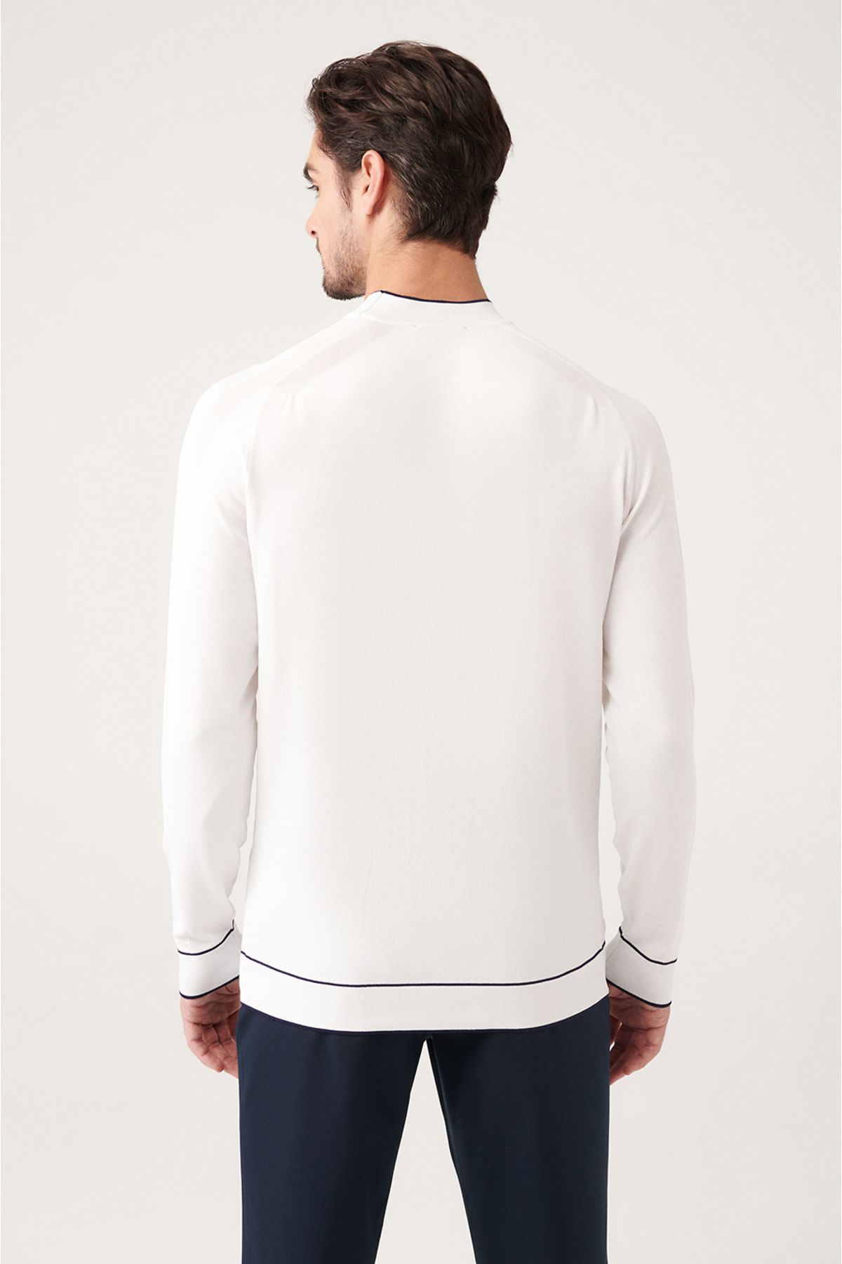 Avva-Men's White Crew Neck Cool Rayon Knitwear Sweater A31Y5001 5