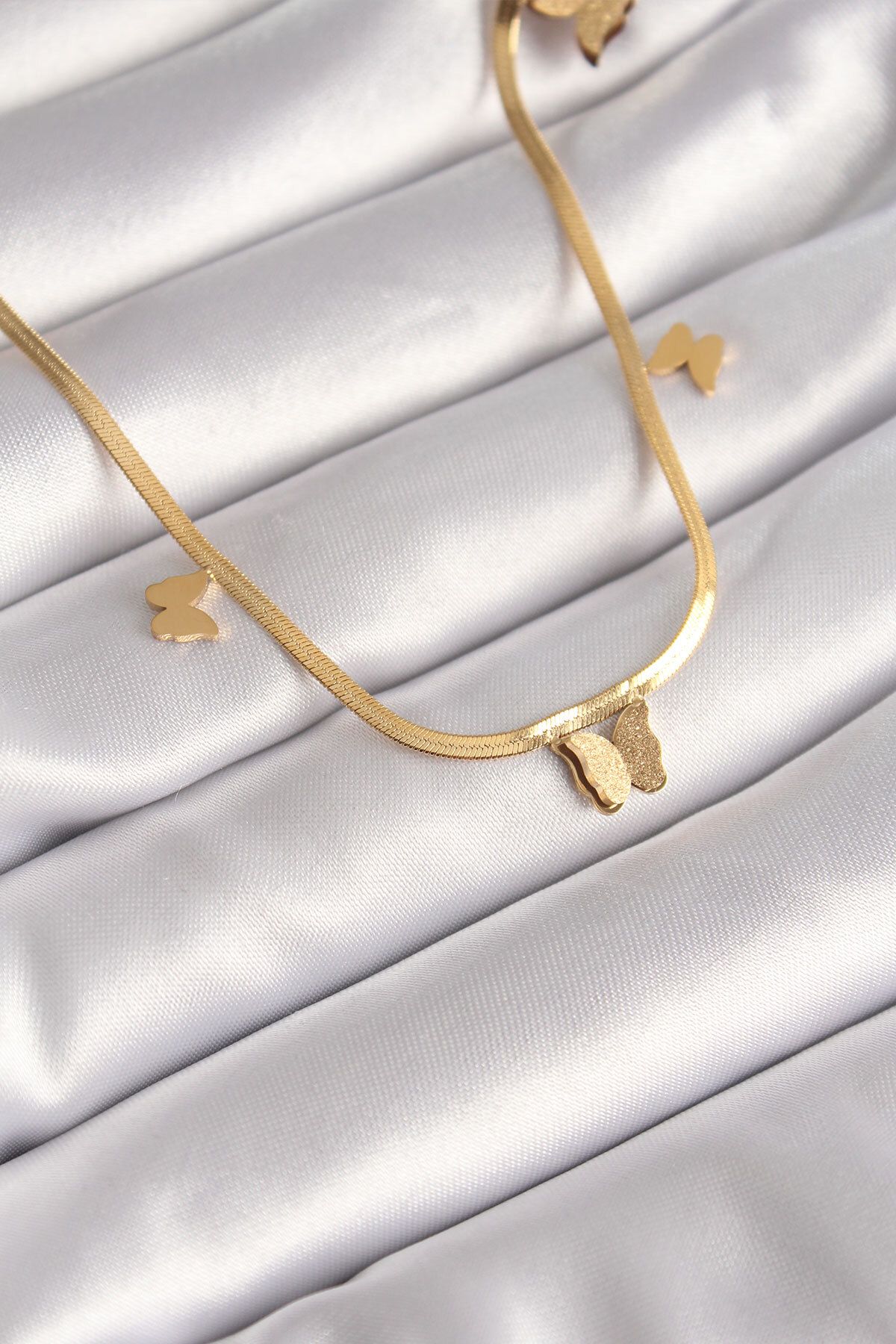 New Things 316L Çelik Gold Renk İtalyan Zincir Simli Kelebek Figür Kadın Kolye