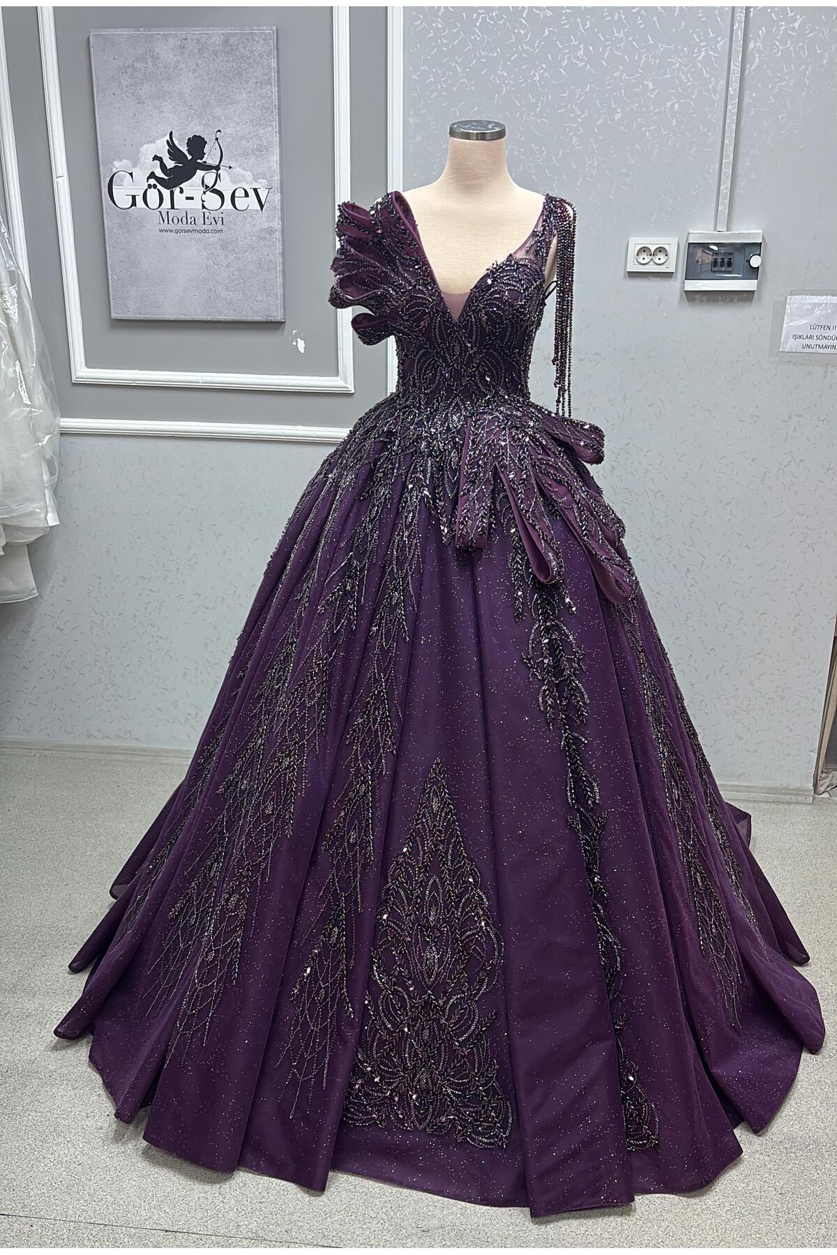 ENGAGEMENT DRESS WITH CLARET RED ACCESSORIES