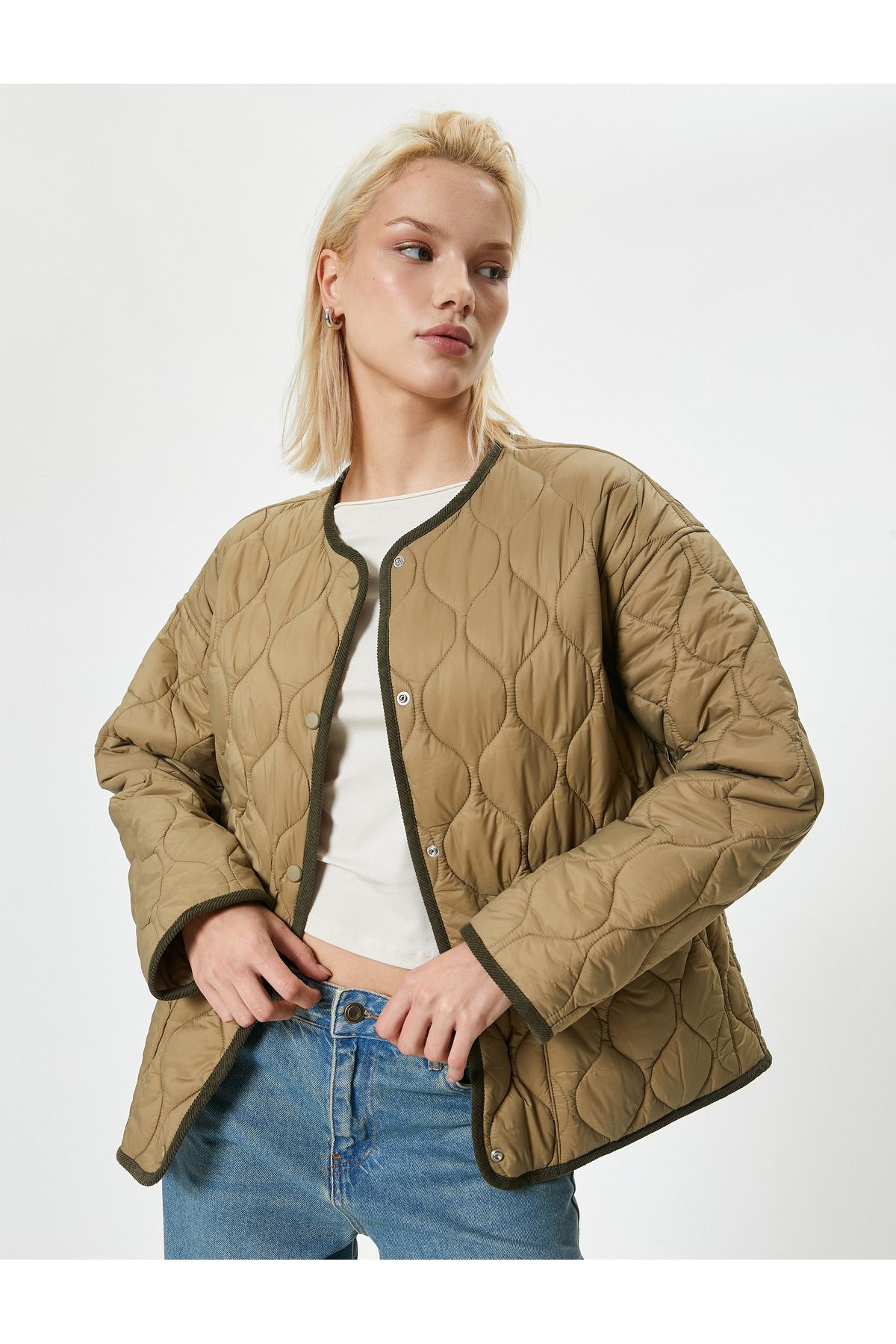 Koton-Seasonal Oversize Quilted Coat with Pockets and Round Neck 1