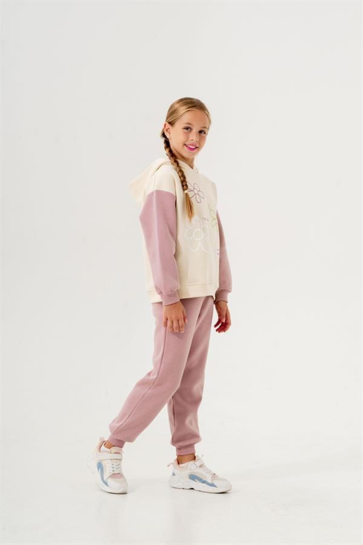 complete the look image