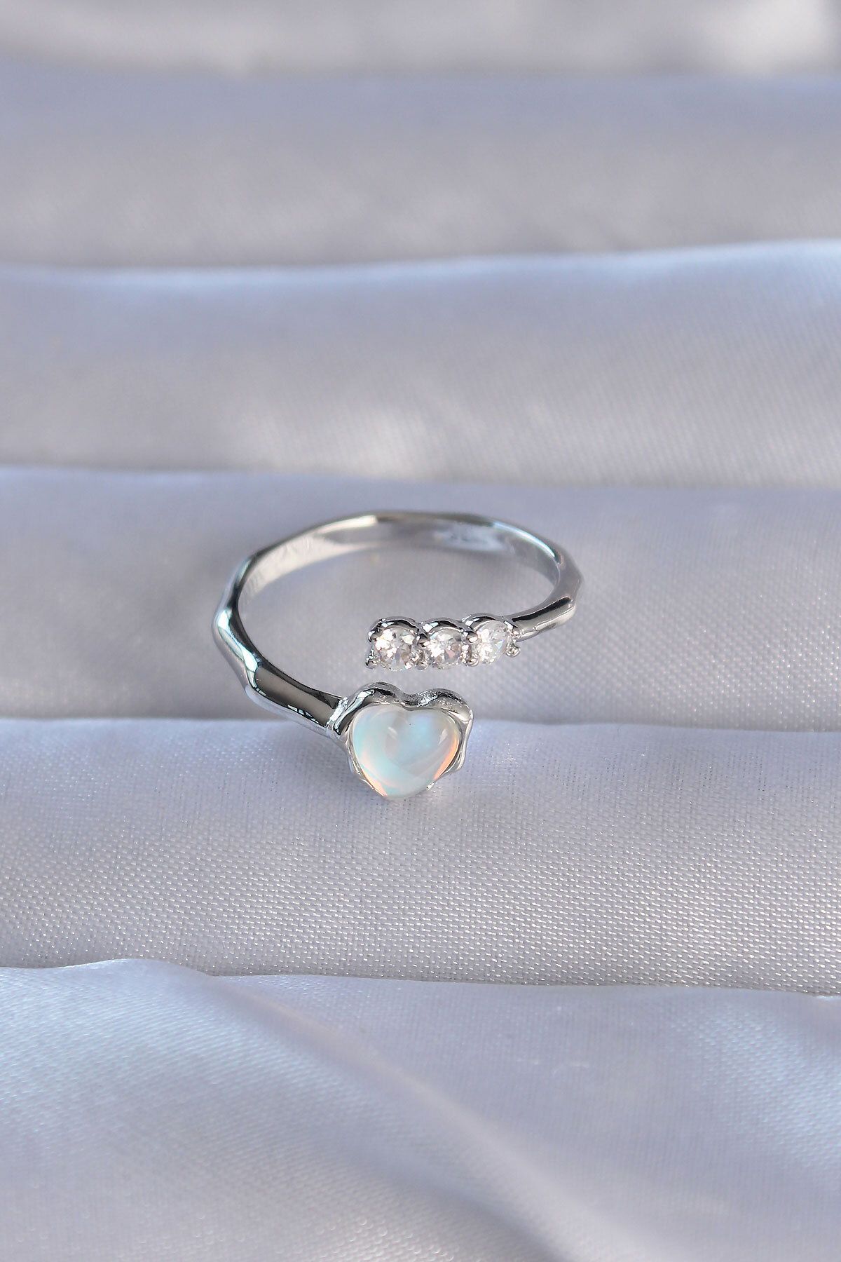Skygo-Heart Model Ring with Zirconia and Adjustable Pearlescent - Brass Silver Color - Tj-Byk3232 2
