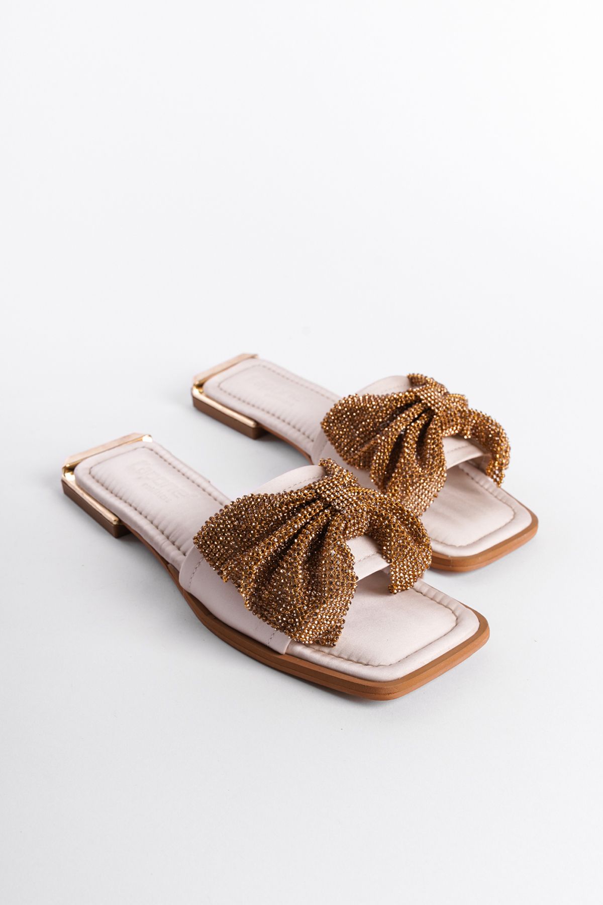 دمپایی نود زنانه پاشنه فلزی با ساتن بینی صاف Capone Outfitters