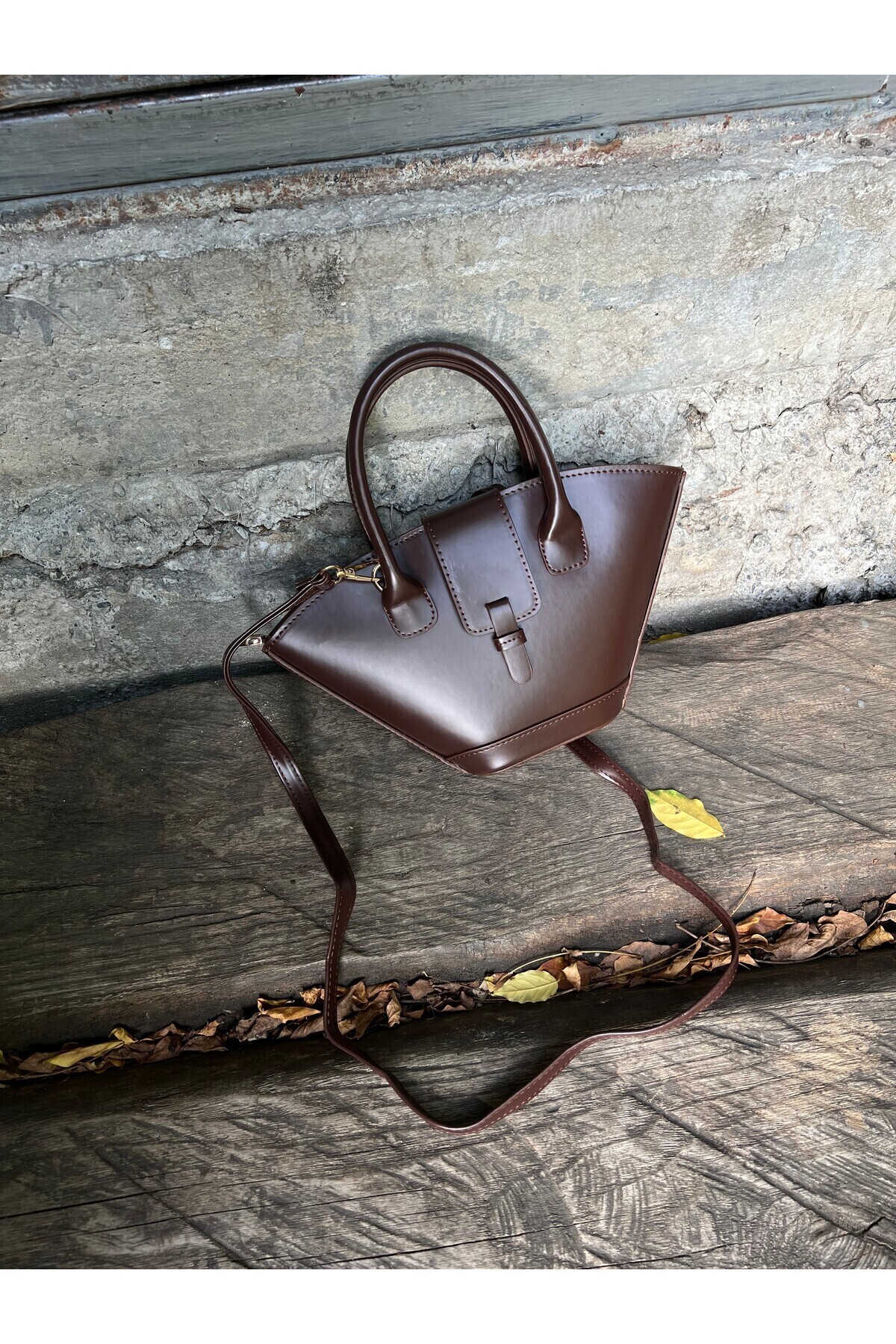 Golden-Women's Shoulder Bag - Asymmetrical Cut, Brown 4