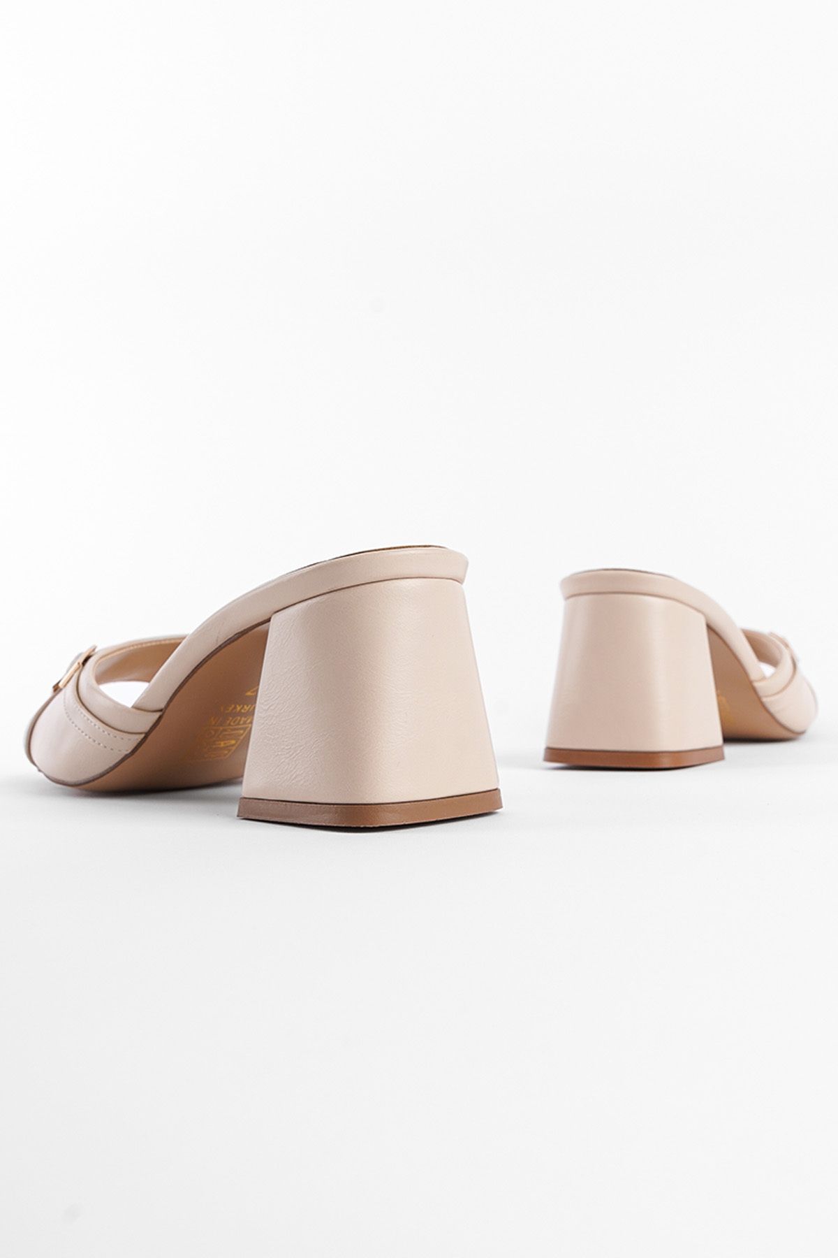 دمپایی زنانه باند تک با پاشنه متوسط Capone Outfitters