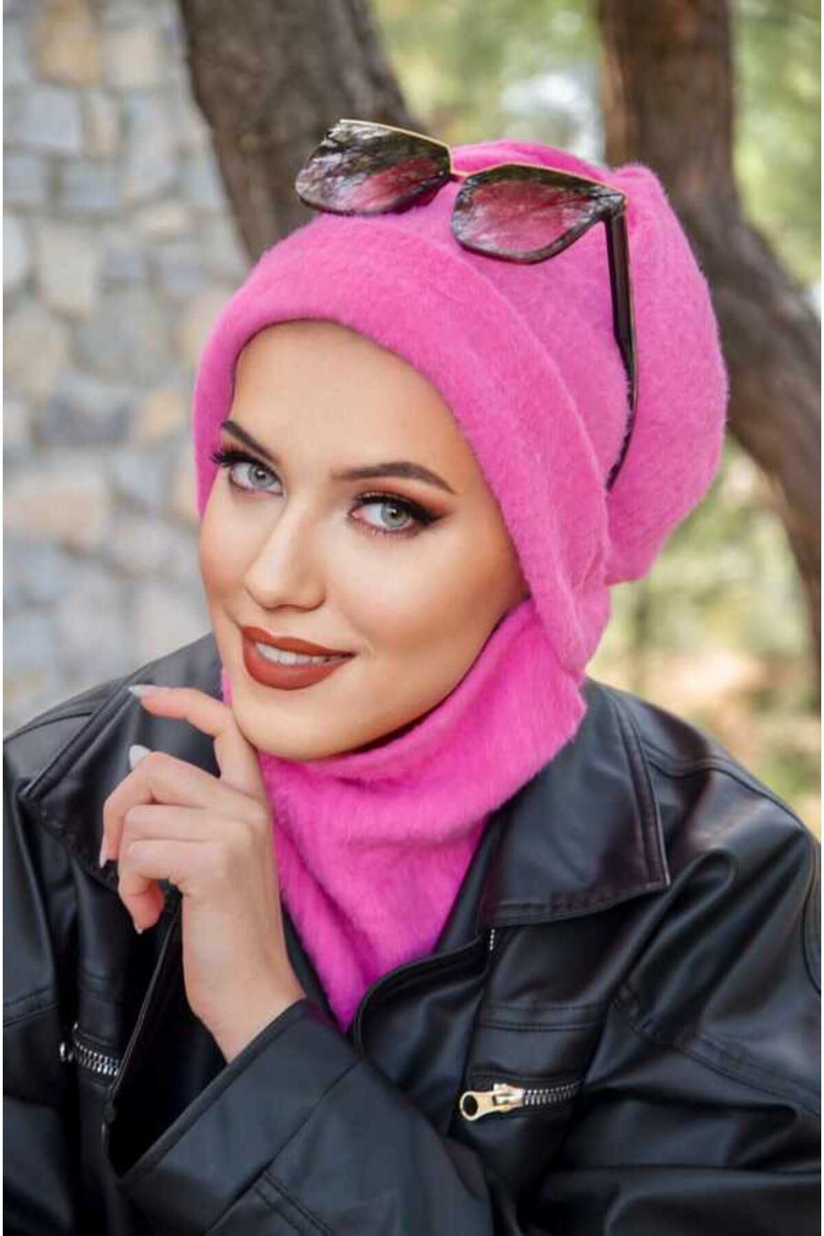 Aişe tesettür-Pink Masked Beanie 2