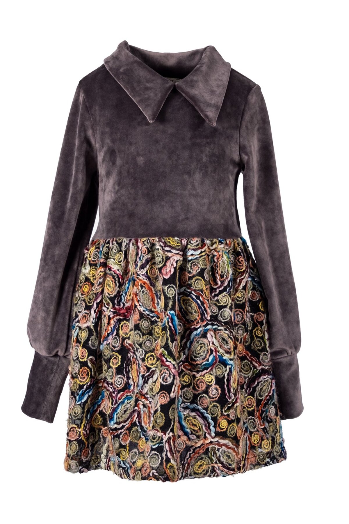 تنورة مصممة خصيصًا من الصوف المطرز بقماش مخملي محب...